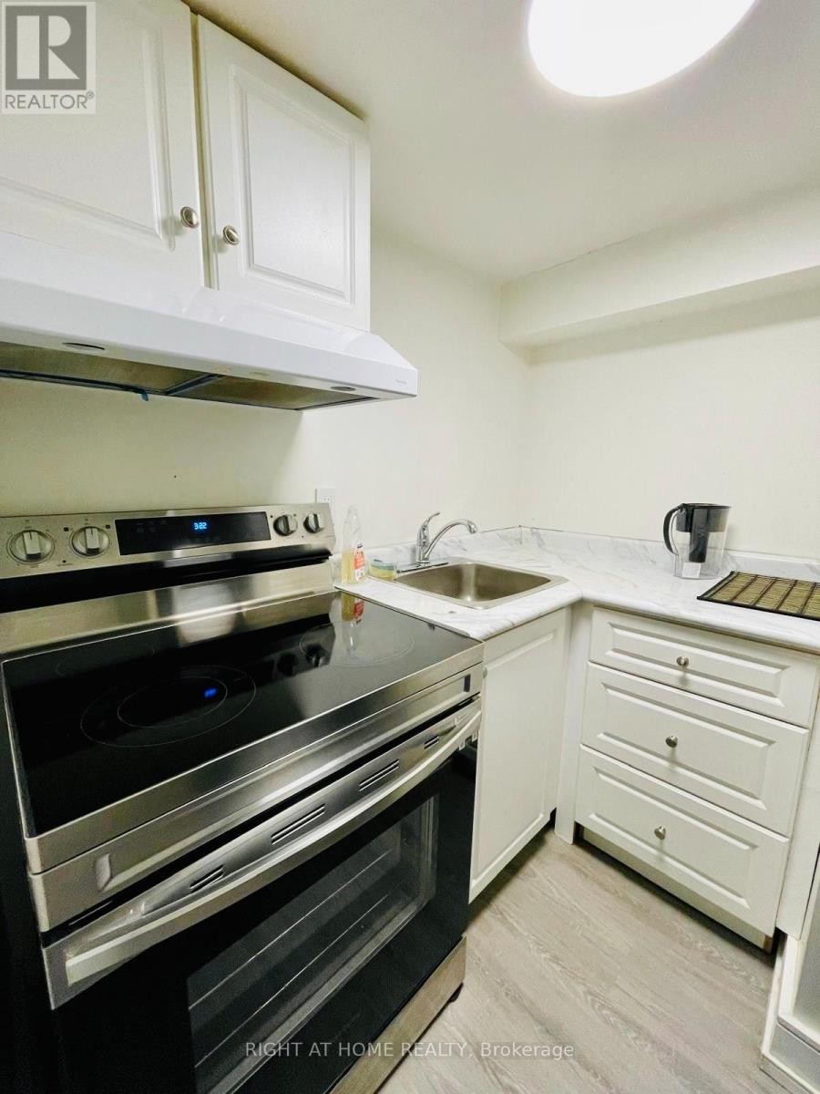 












174 AYLESWORTH AVENUE

,
Toronto (Birchcliffe-Cliffside),




Ontario
M1N2J6

