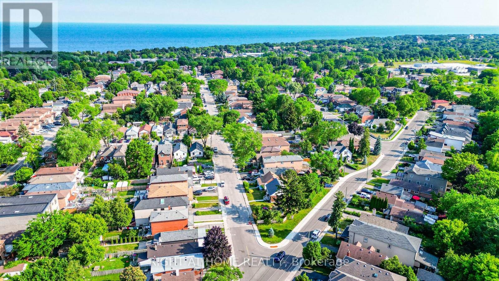 












174 AYLESWORTH AVENUE

,
Toronto (Birchcliffe-Cliffside),




Ontario
M1N2J6

