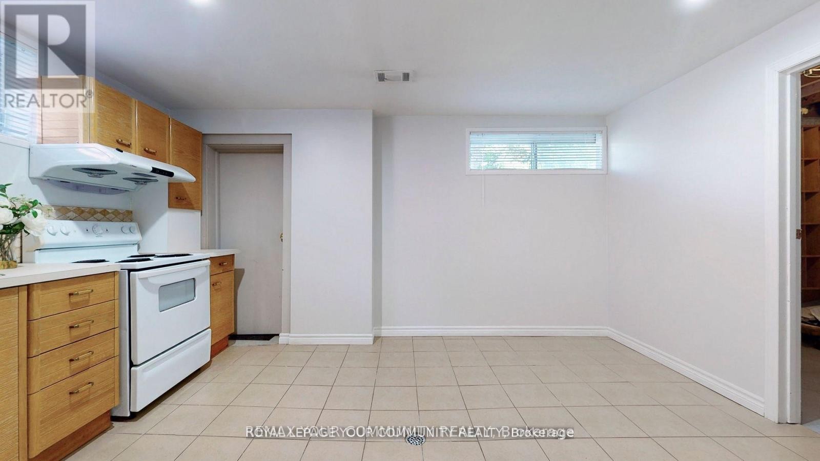 












BSMT - 41 SHROPSHIRE DRIVE

,
Toronto (Dorset Park),




Ontario
M1P1Y8

