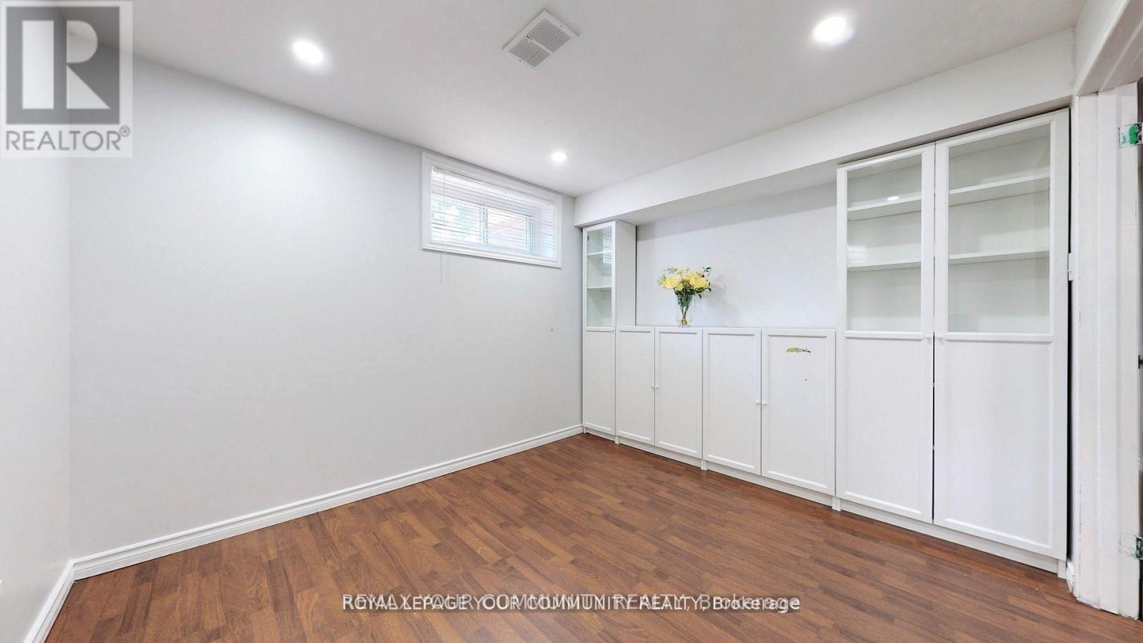 












BSMT - 41 SHROPSHIRE DRIVE

,
Toronto (Dorset Park),




Ontario
M1P1Y8

