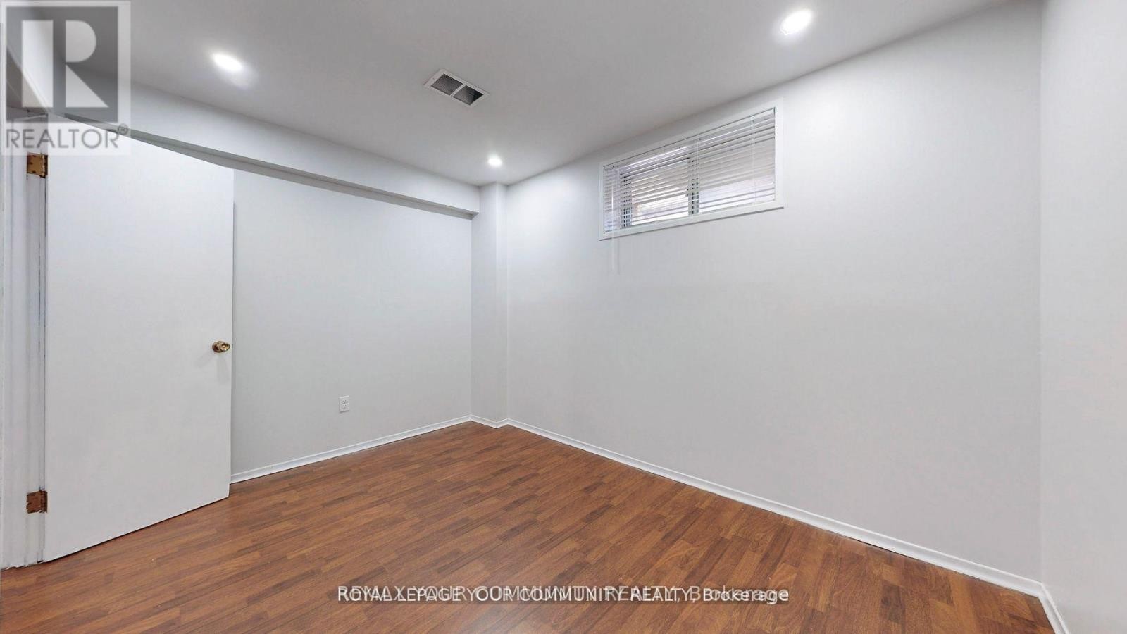 












BSMT - 41 SHROPSHIRE DRIVE

,
Toronto (Dorset Park),




Ontario
M1P1Y8

