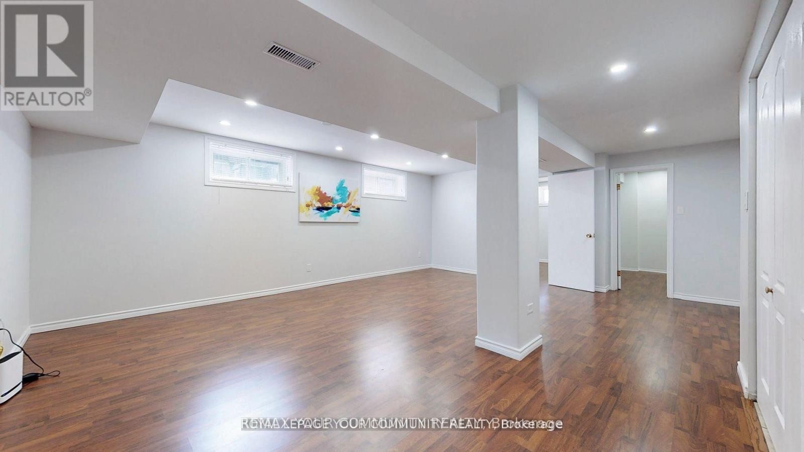 












BSMT - 41 SHROPSHIRE DRIVE

,
Toronto (Dorset Park),




Ontario
M1P1Y8


