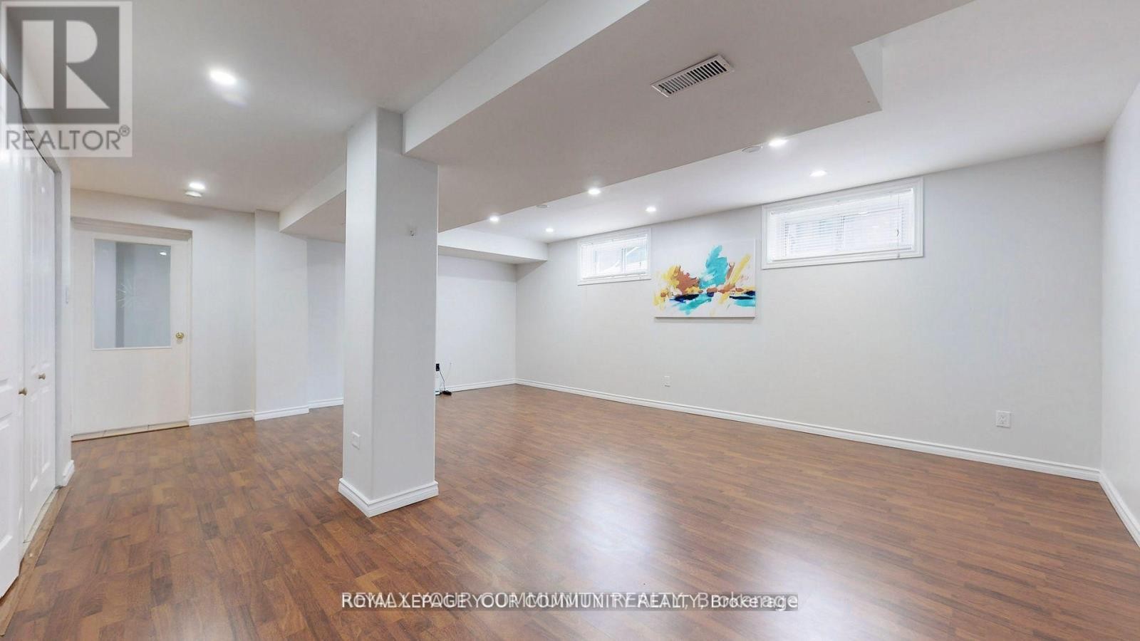 












BSMT - 41 SHROPSHIRE DRIVE

,
Toronto (Dorset Park),




Ontario
M1P1Y8

