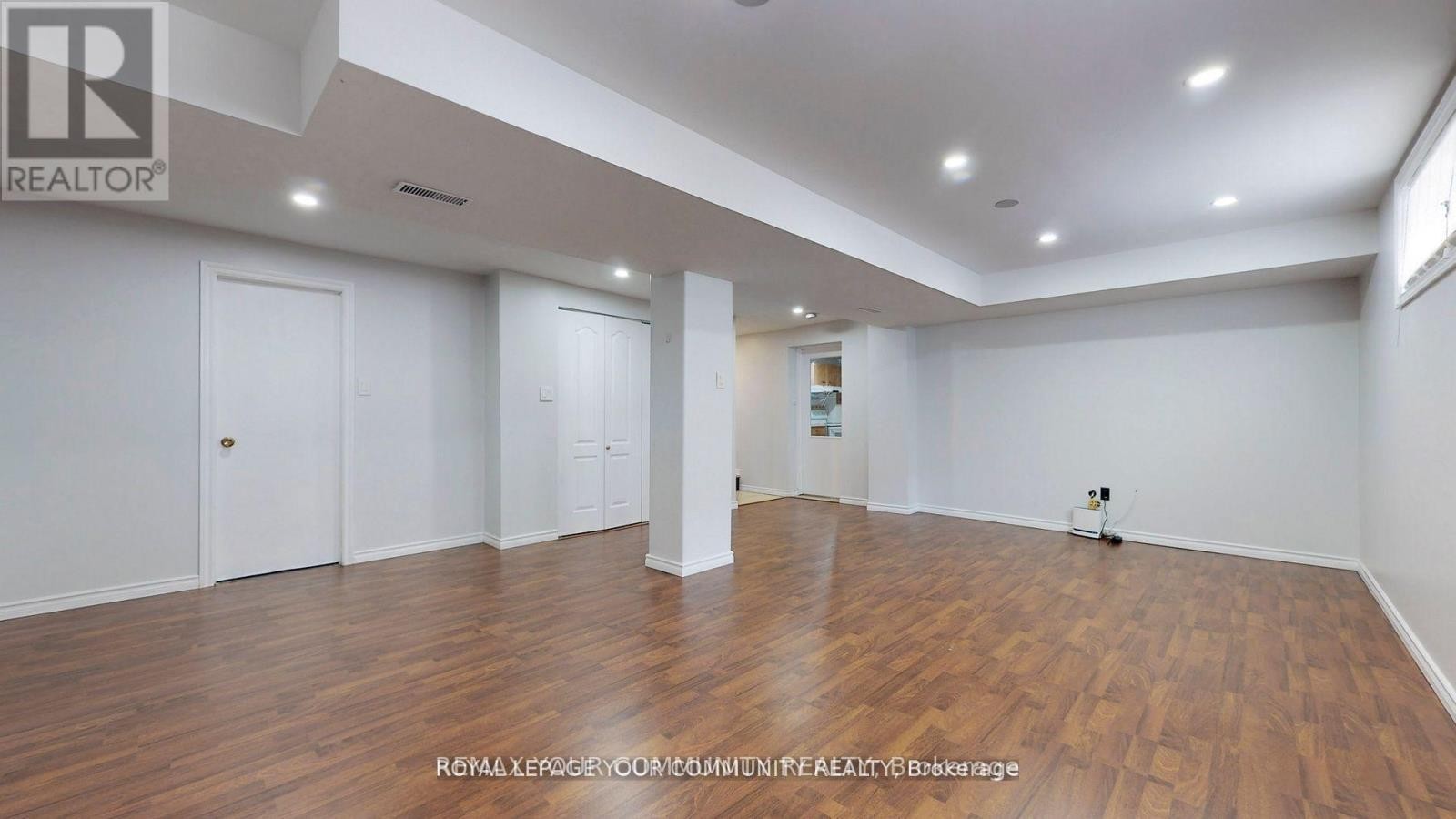 












BSMT - 41 SHROPSHIRE DRIVE

,
Toronto (Dorset Park),




Ontario
M1P1Y8

