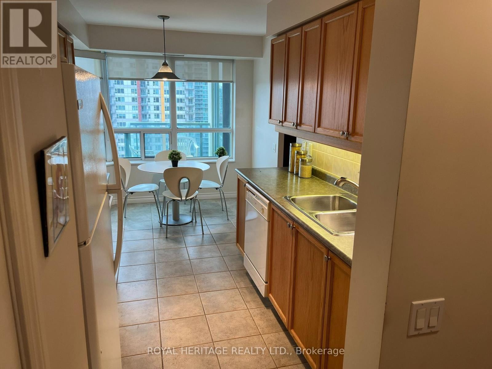 












1903 - 61 TOWN CENTRE COURT

,
Toronto (Bendale),




Ontario
M1P5C5

