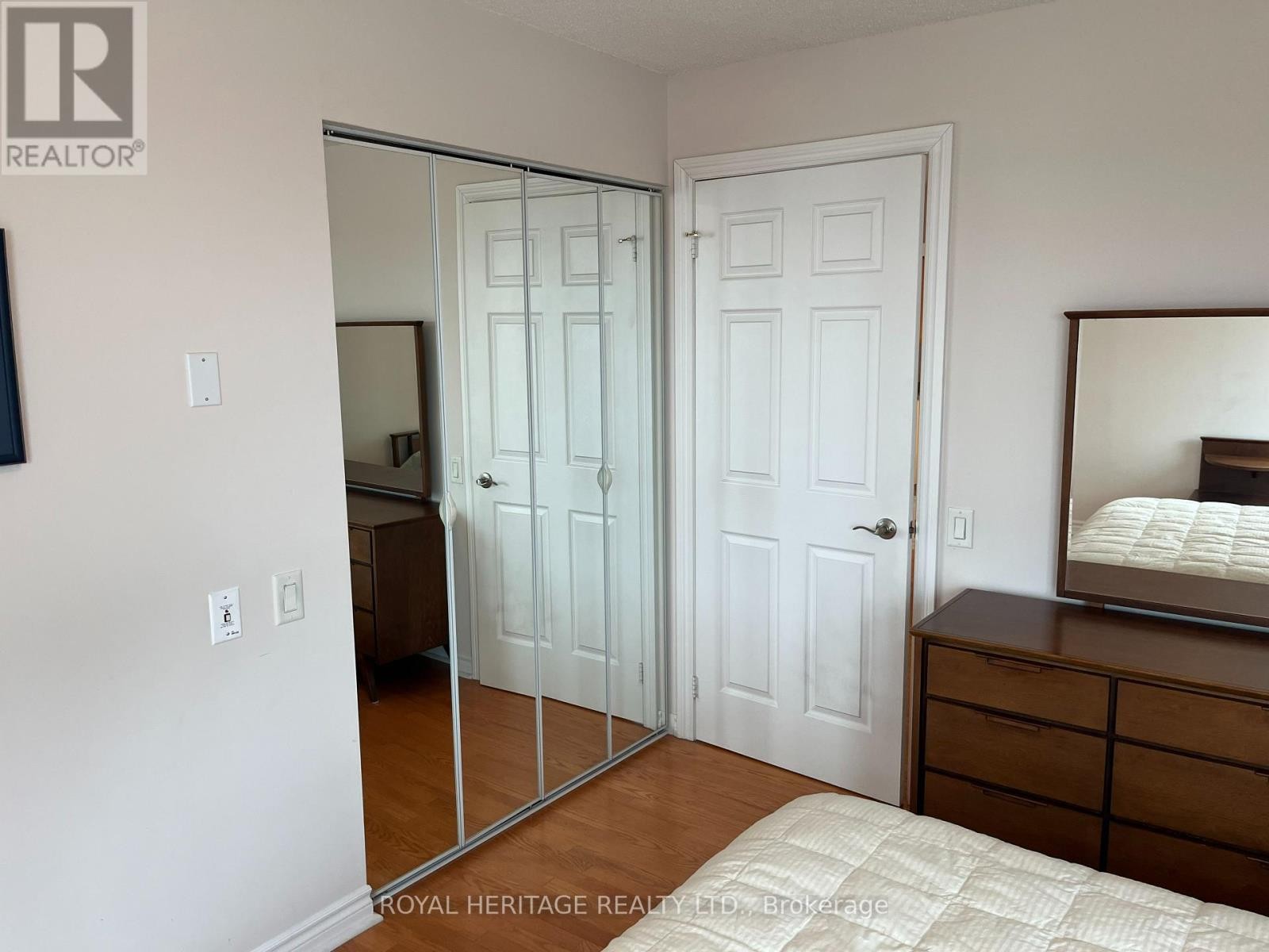 












1903 - 61 TOWN CENTRE COURT

,
Toronto (Bendale),




Ontario
M1P5C5

