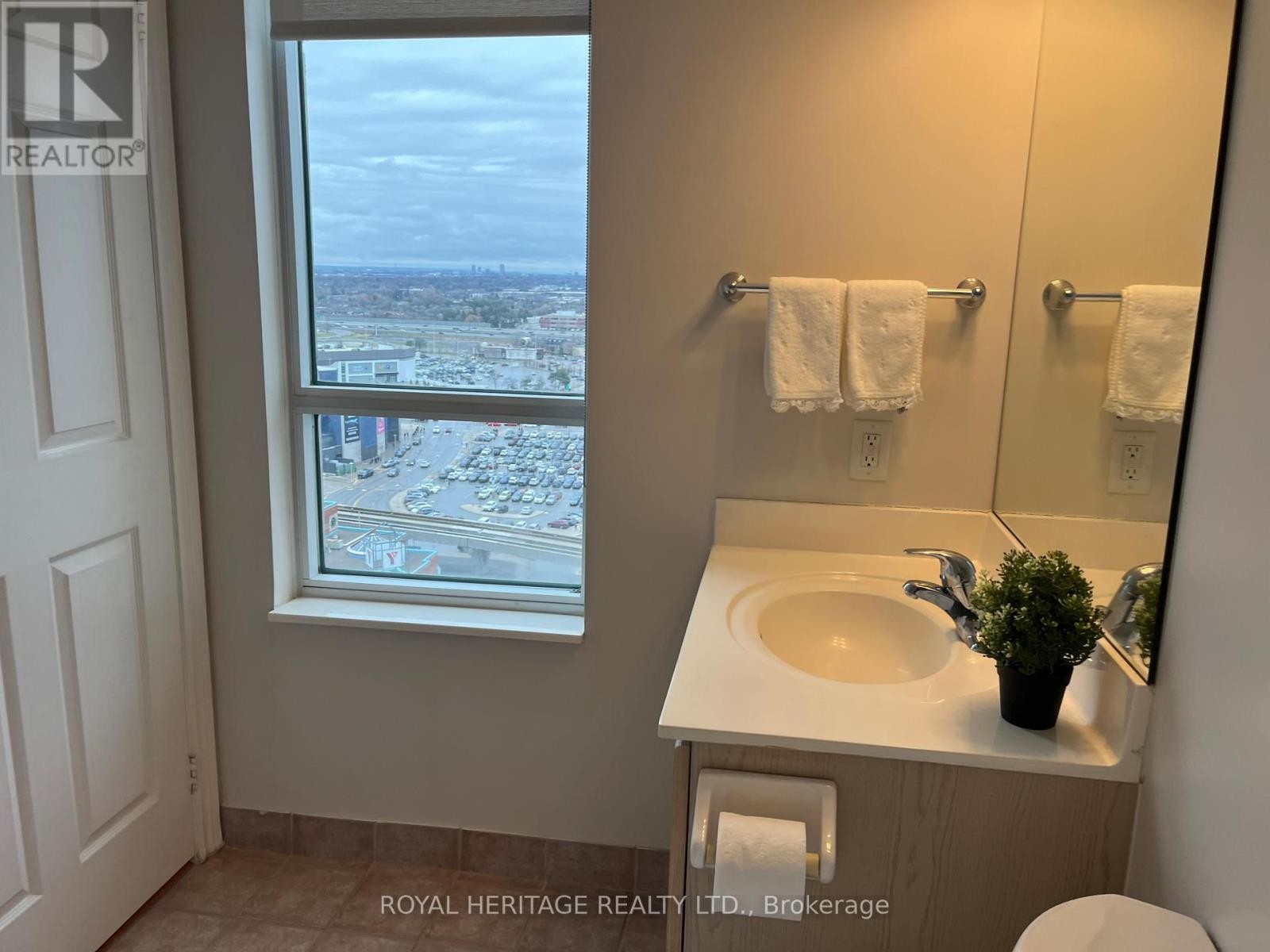 












1903 - 61 TOWN CENTRE COURT

,
Toronto (Bendale),




Ontario
M1P5C5

