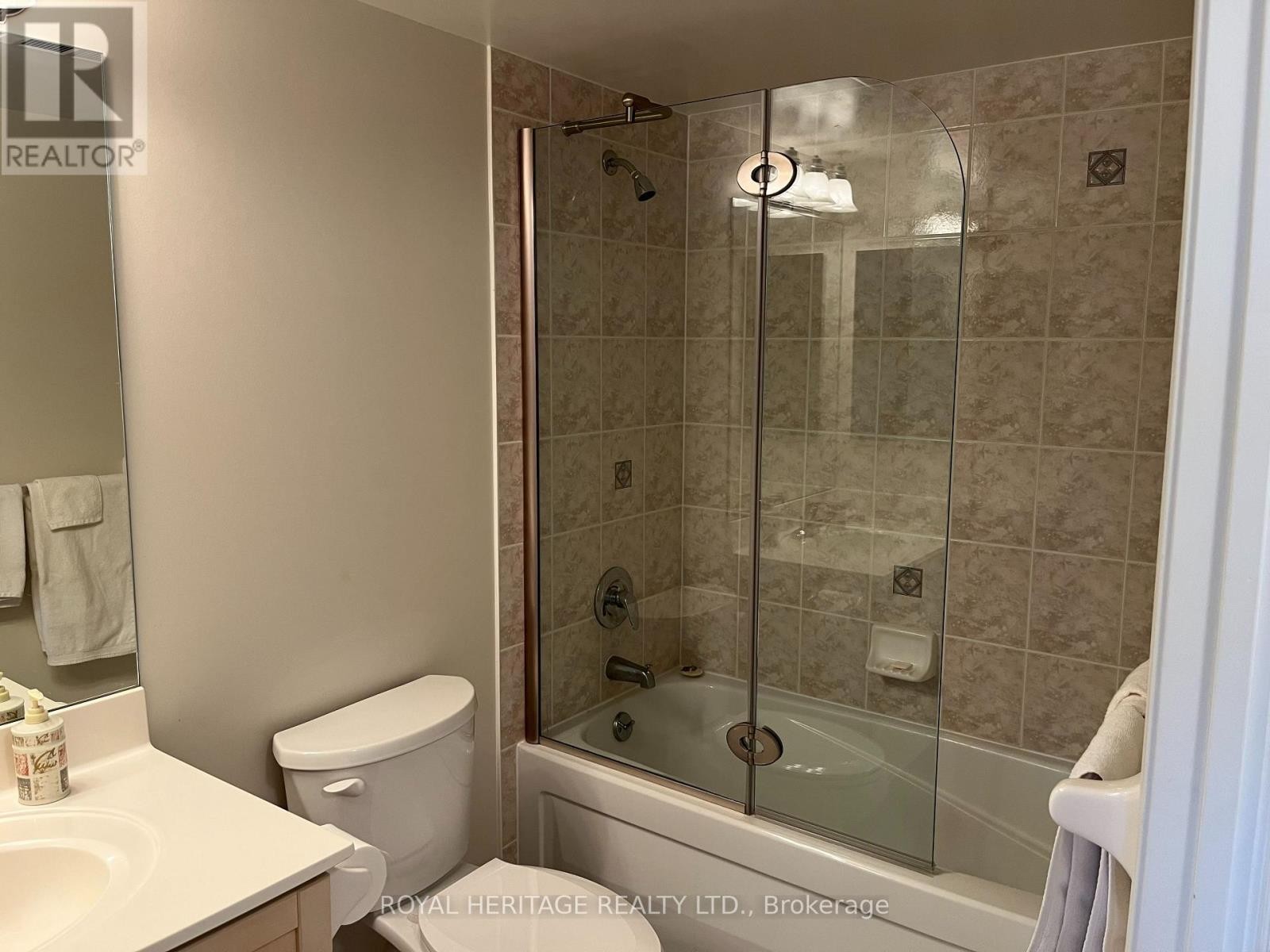 












1903 - 61 TOWN CENTRE COURT

,
Toronto (Bendale),




Ontario
M1P5C5

