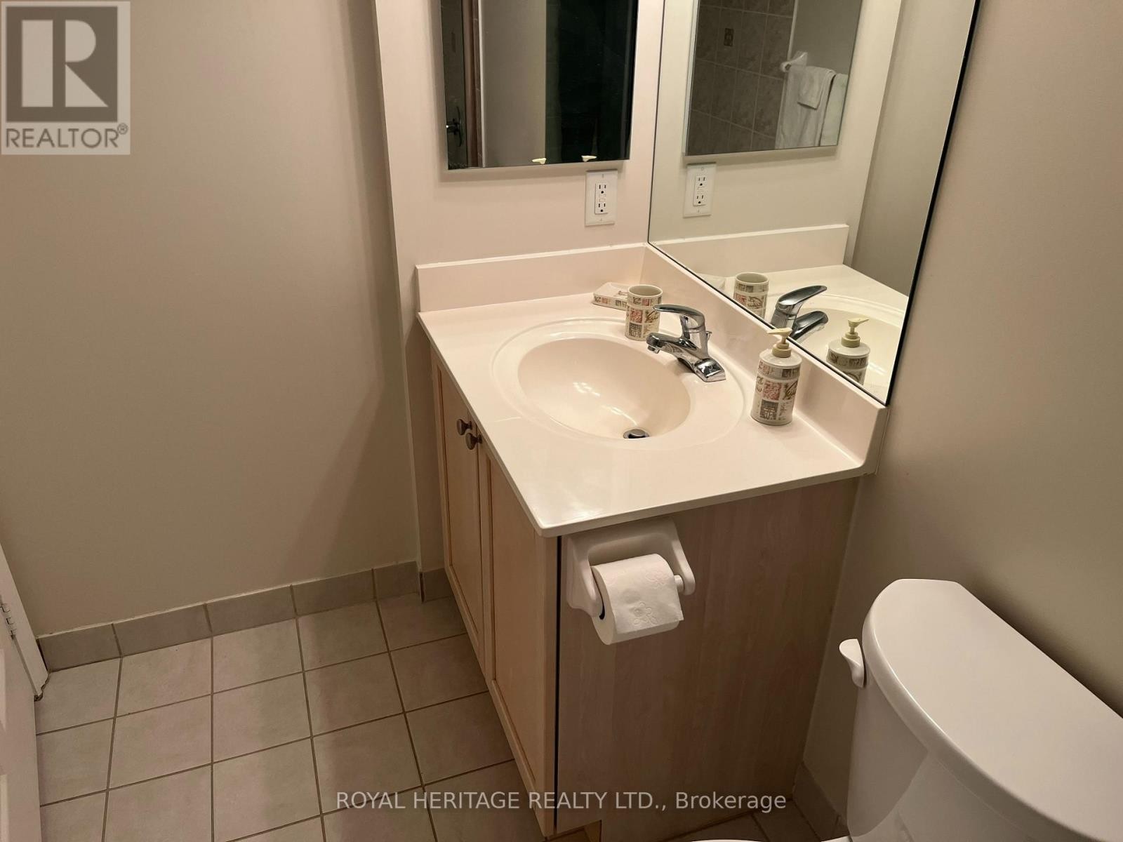 












1903 - 61 TOWN CENTRE COURT

,
Toronto (Bendale),




Ontario
M1P5C5

