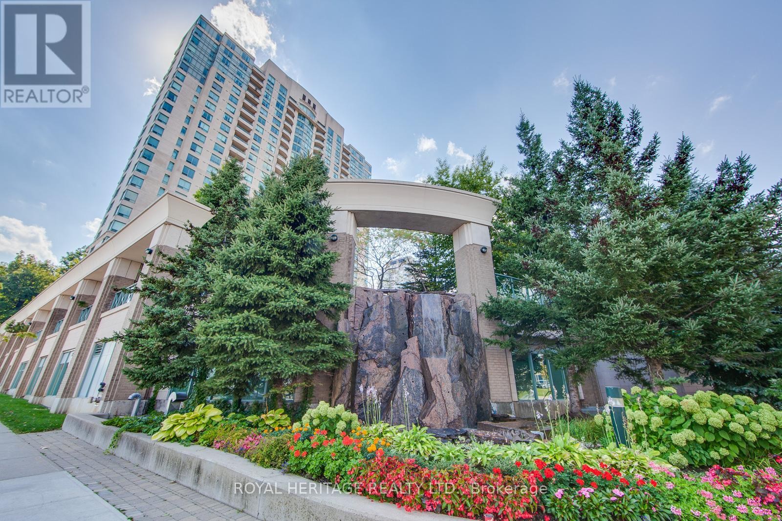 












1903 - 61 TOWN CENTRE COURT

,
Toronto (Bendale),




Ontario
M1P5C5

