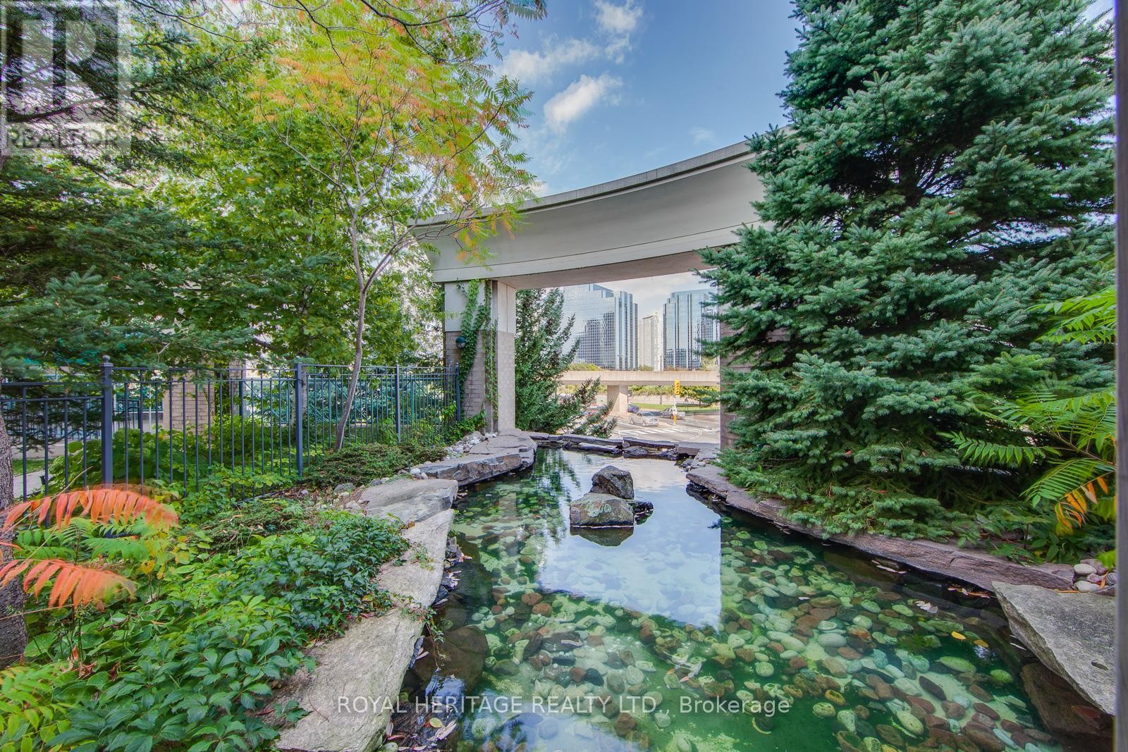 












1903 - 61 TOWN CENTRE COURT

,
Toronto (Bendale),




Ontario
M1P5C5


