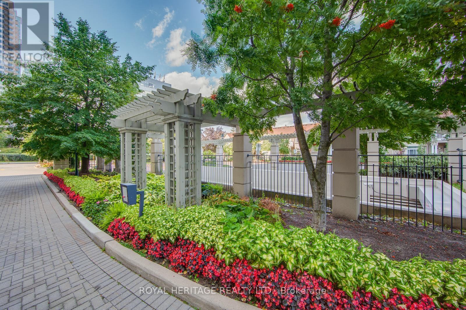 












1903 - 61 TOWN CENTRE COURT

,
Toronto (Bendale),




Ontario
M1P5C5

