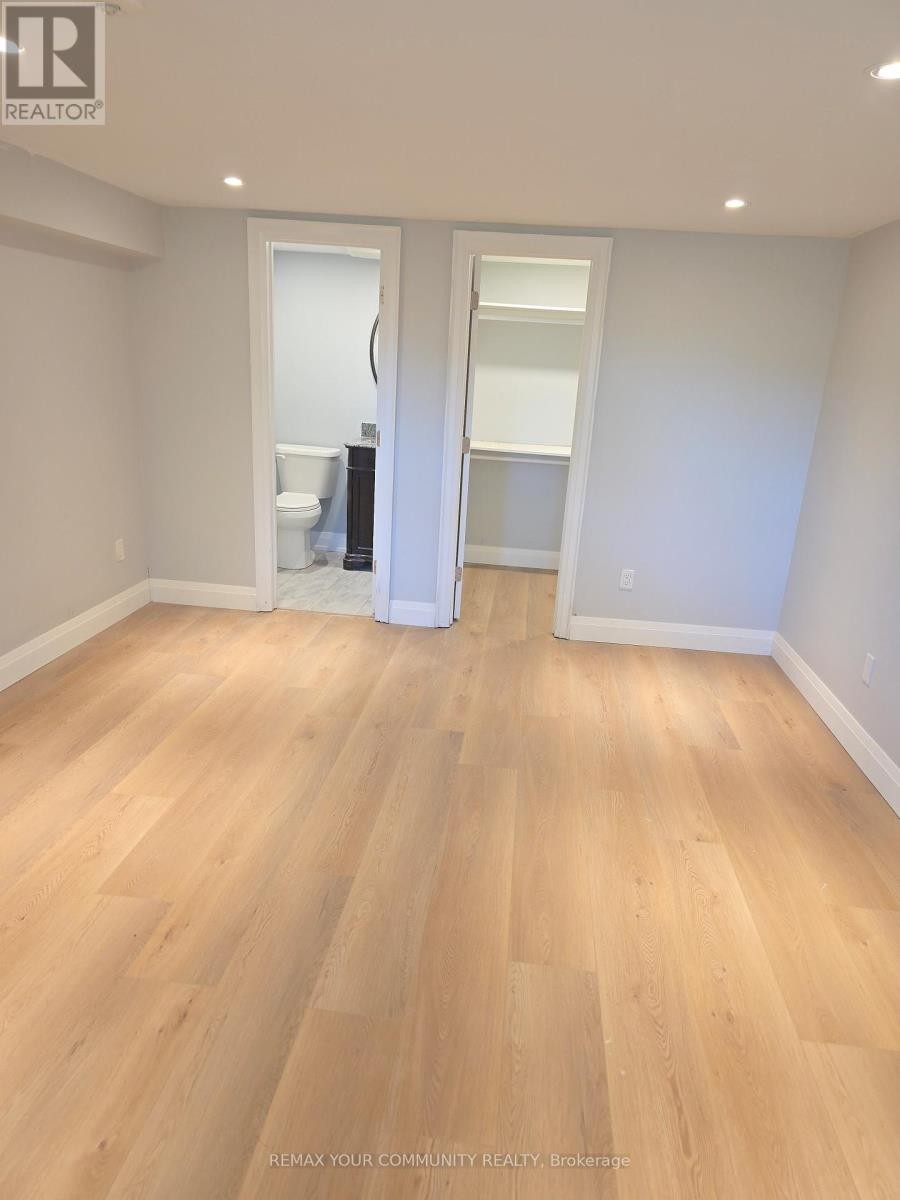 












LOWER LEVEL - 312 COCHRANE STREET

,
Whitby (Lynde Creek),




Ontario
L1N5J3

