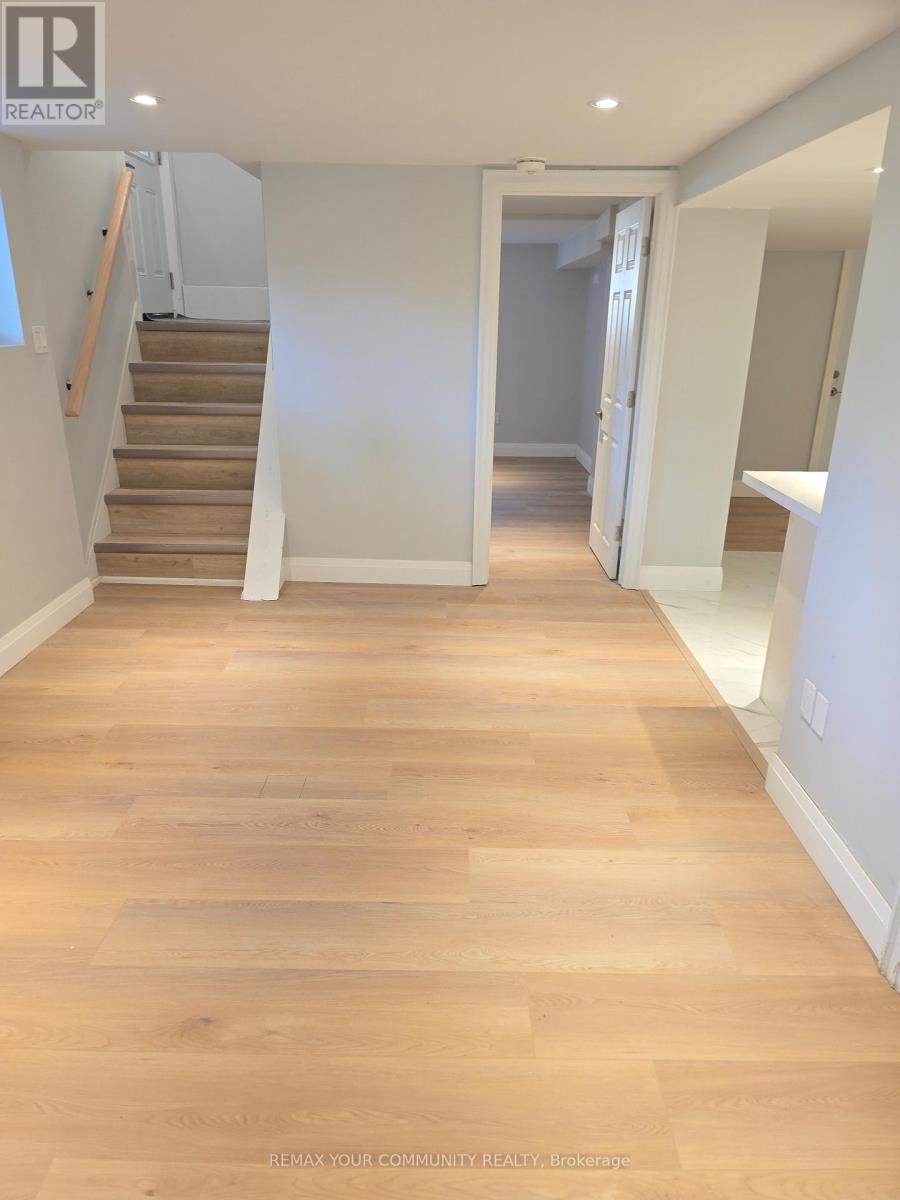 












LOWER LEVEL - 312 COCHRANE STREET

,
Whitby (Lynde Creek),




Ontario
L1N5J3

