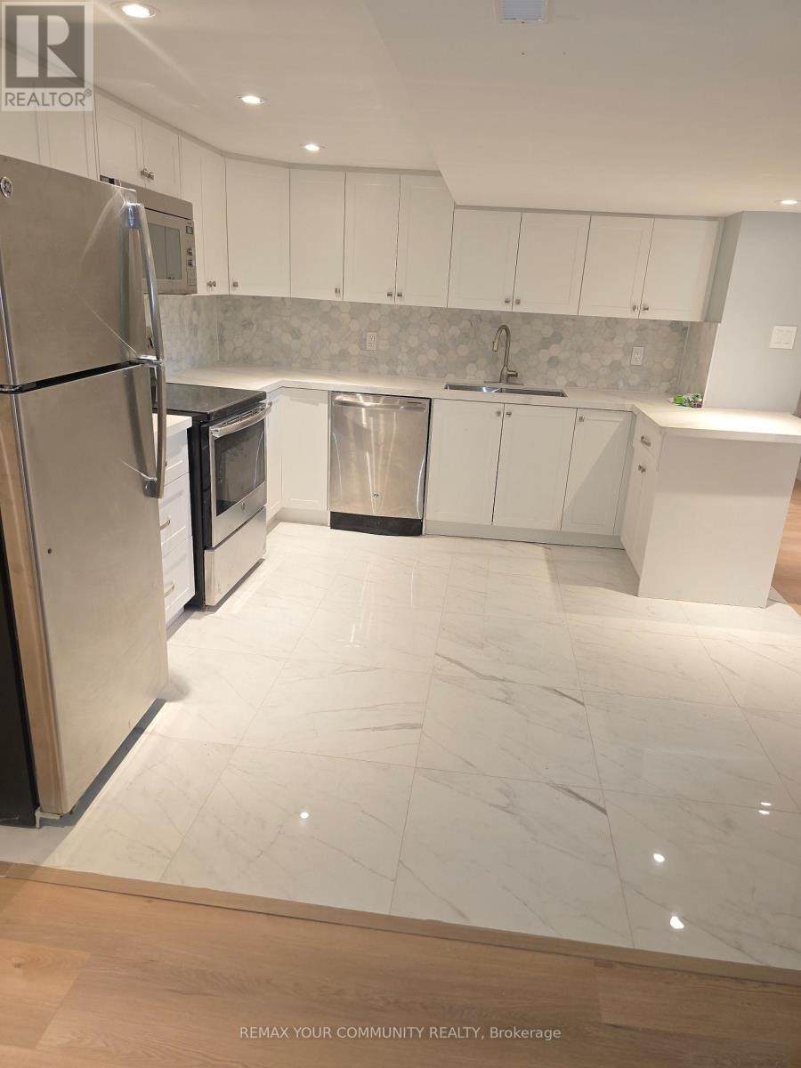 












LOWER LEVEL - 312 COCHRANE STREET

,
Whitby (Lynde Creek),




Ontario
L1N5J3

