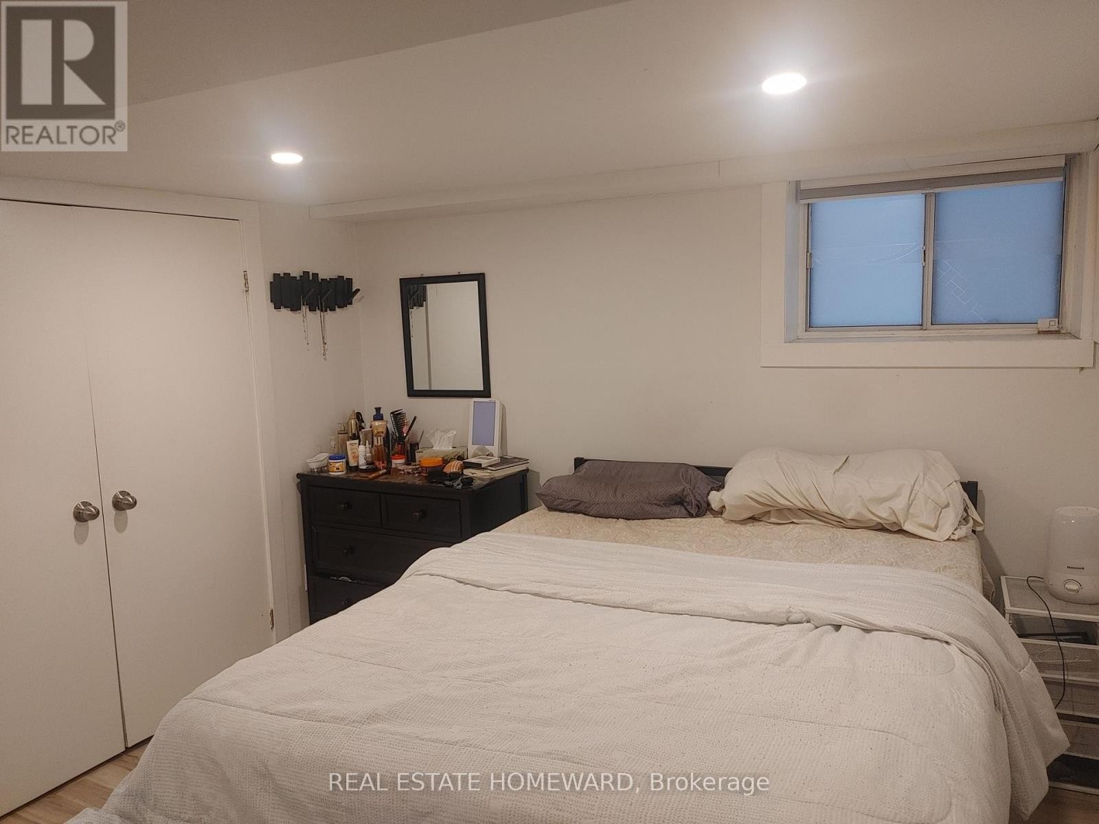 












1191 WOODBINE AVENUE

,
Toronto (Woodbine-Lumsden),




Ontario
M4C4E1

