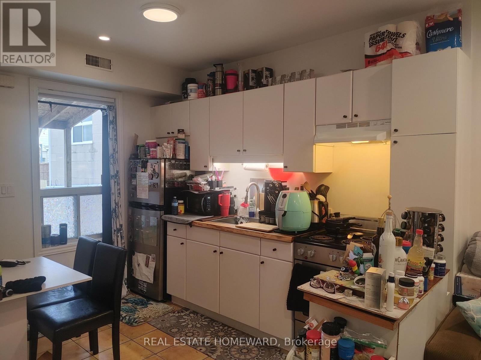 












1191 WOODBINE AVENUE

,
Toronto (Woodbine-Lumsden),




Ontario
M4C4E1

