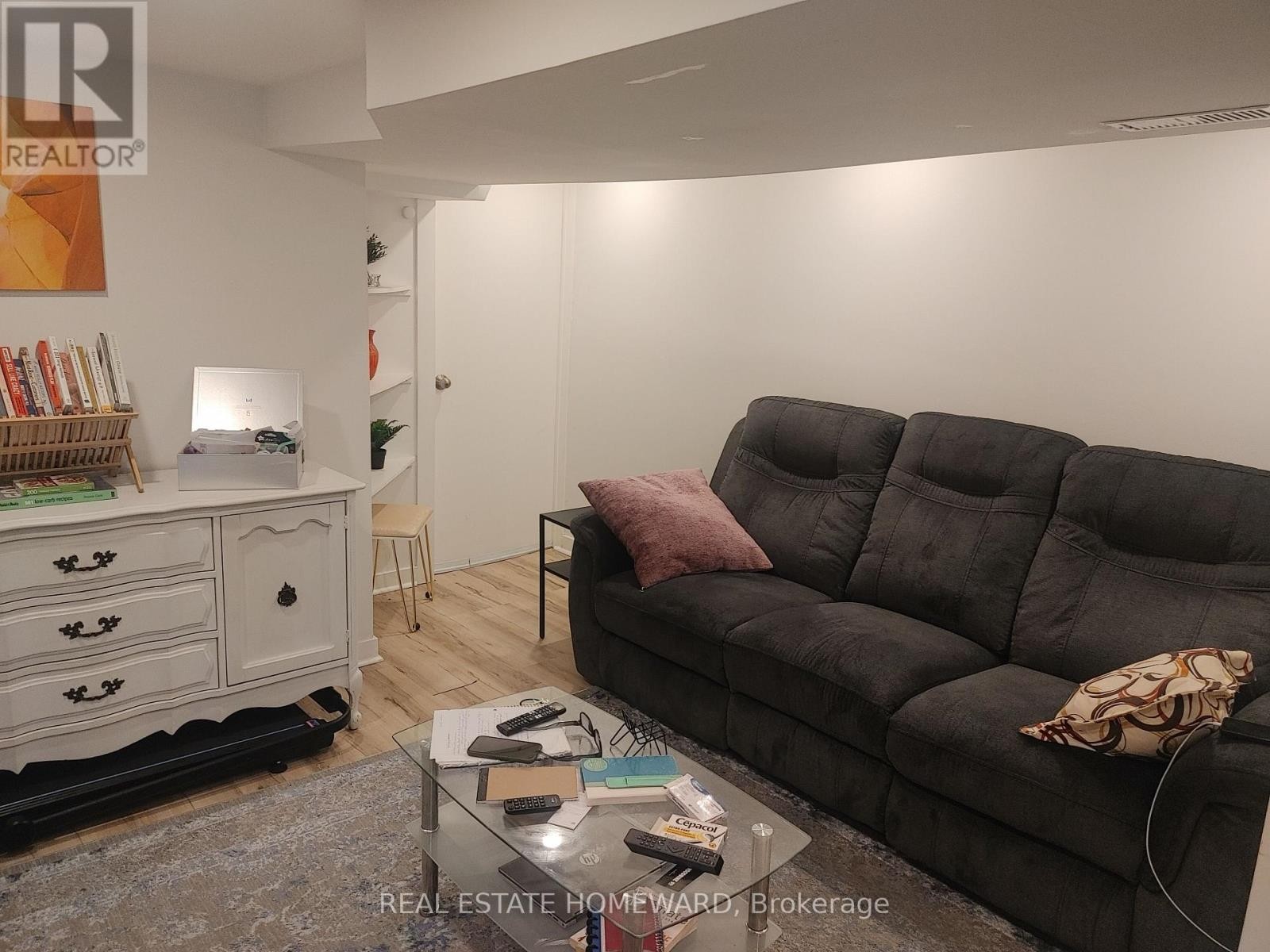 












1191 WOODBINE AVENUE

,
Toronto (Woodbine-Lumsden),




Ontario
M4C4E1

