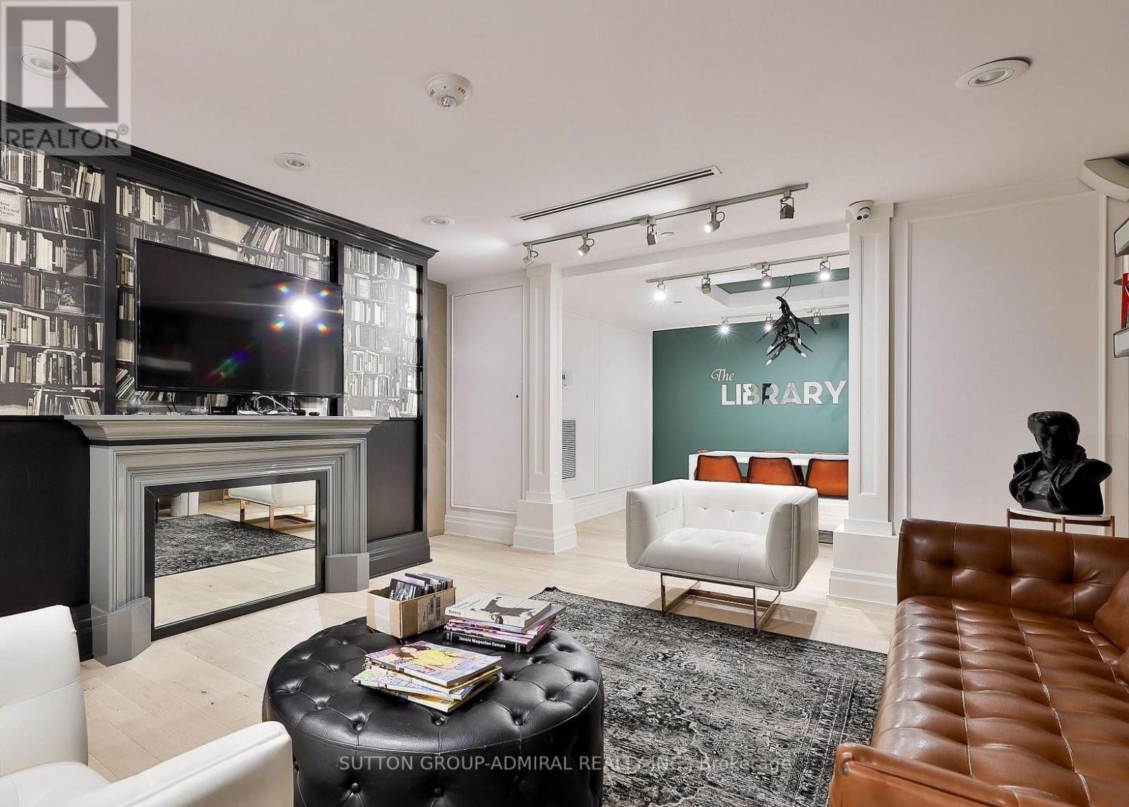












725 - 1190 DUNDAS STREET E

,
Toronto (South Riverdale),




Ontario
M4M0C5

