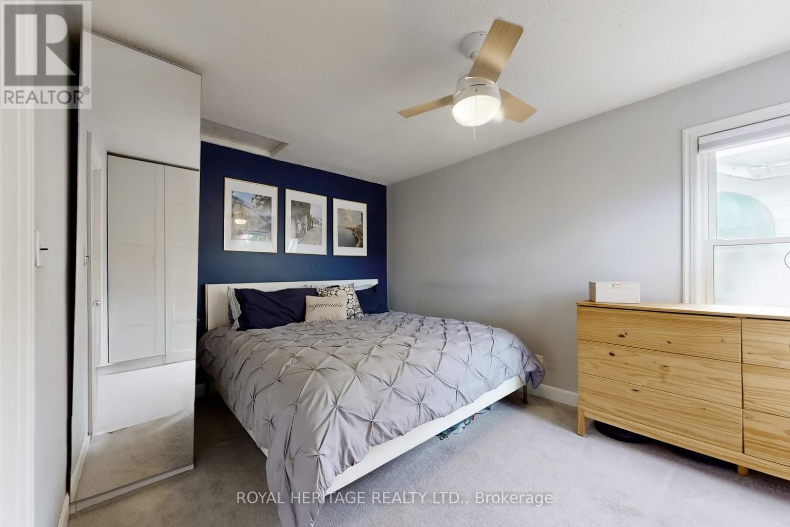 












24 YORK STREET

,
Ajax (Central),




Ontario
L1S1S8

