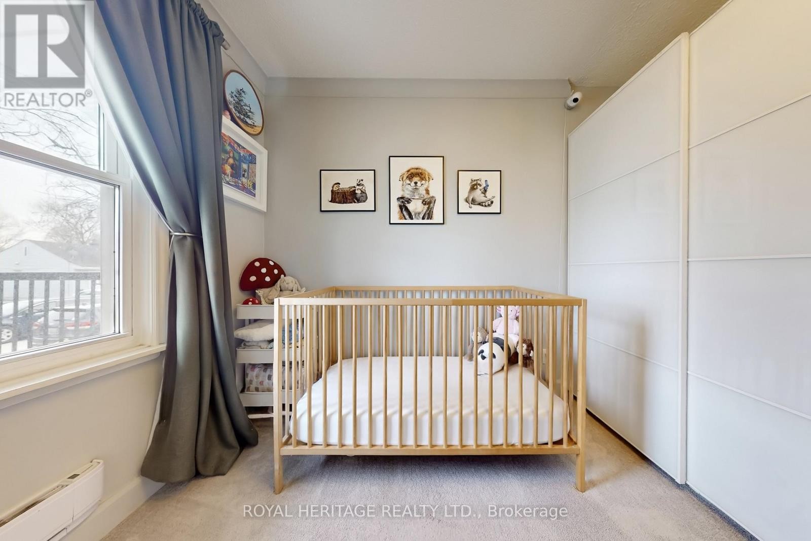 












24 YORK STREET

,
Ajax (Central),




Ontario
L1S1S8

