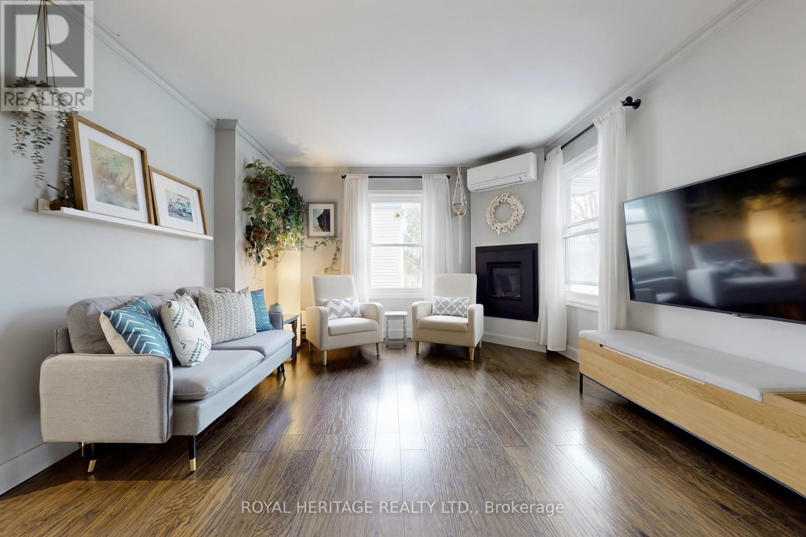 












24 YORK STREET

,
Ajax (Central),




Ontario
L1S1S8

