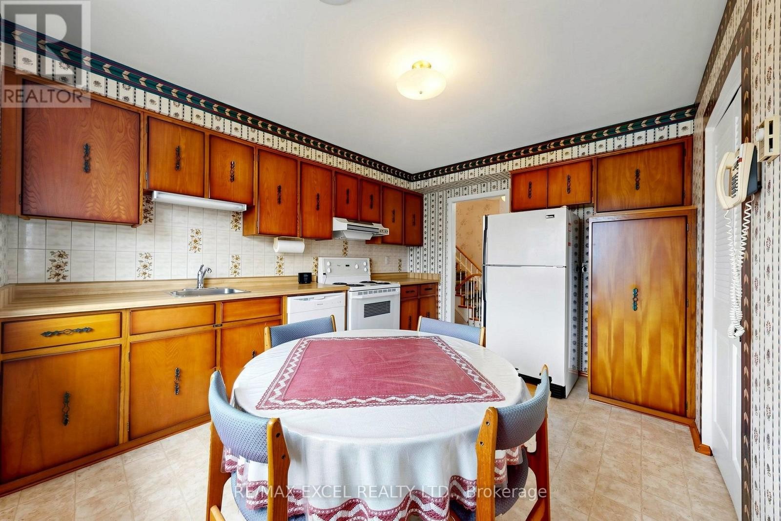 












30 WAKEFIELD CRESCENT

,
Toronto (L'Amoreaux),




Ontario
M1W2C2

