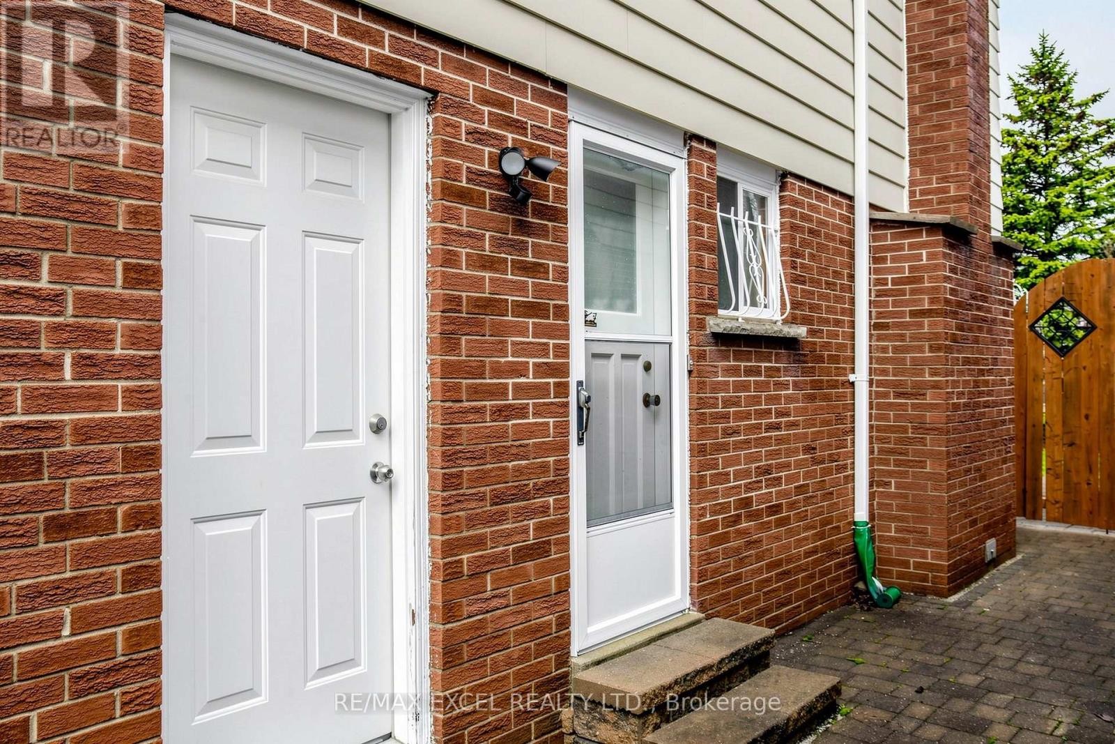 












30 WAKEFIELD CRESCENT

,
Toronto (L'Amoreaux),




Ontario
M1W2C2

