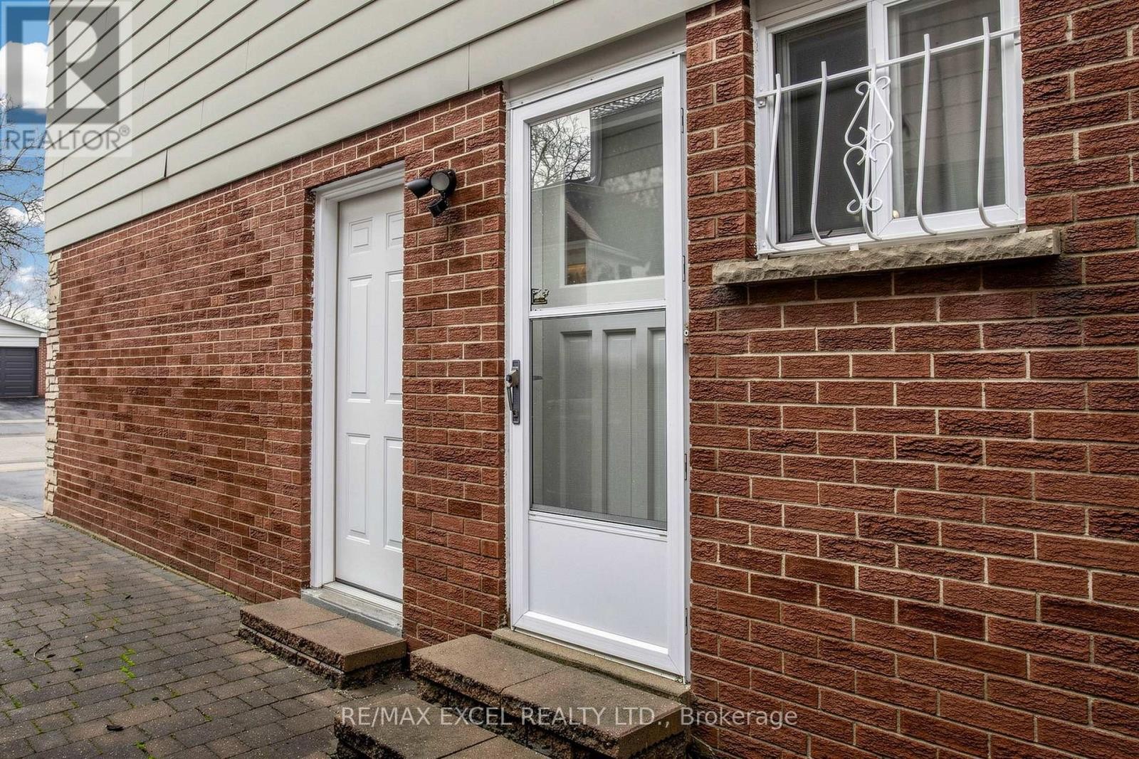 












30 WAKEFIELD CRESCENT

,
Toronto (L'Amoreaux),




Ontario
M1W2C2

