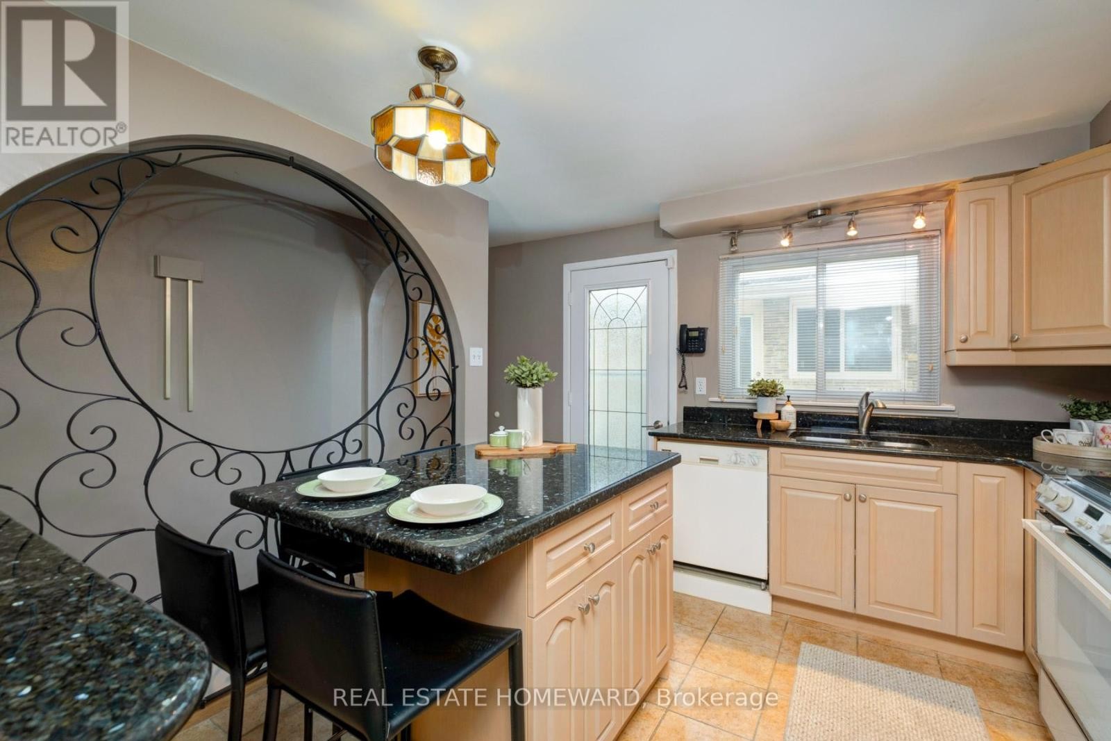












62 ARDGOWAN CRESCENT

,
Toronto (Agincourt North),




Ontario
M1V1B3

