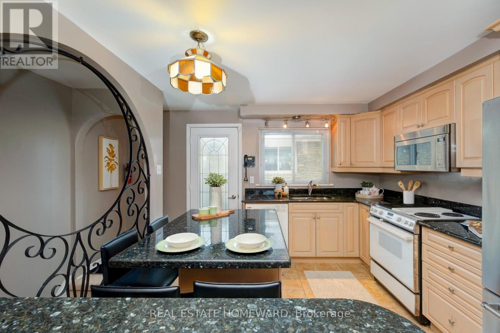 












62 ARDGOWAN CRESCENT

,
Toronto (Agincourt North),




Ontario
M1V1B3

