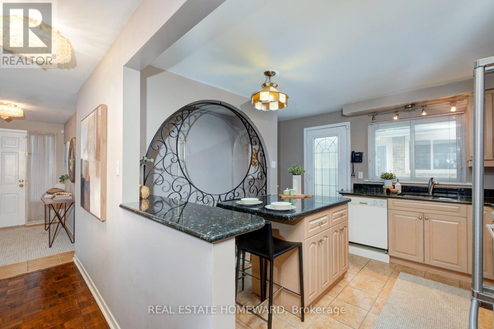 












62 ARDGOWAN CRESCENT

,
Toronto (Agincourt North),




Ontario
M1V1B3

