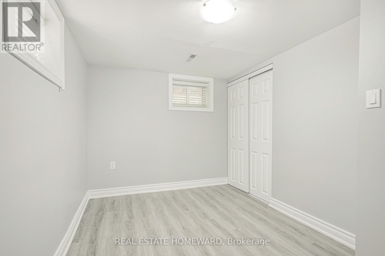 












4 MOORECROFT CRESCENT

,
Toronto (Ionview),




Ontario
M1K3V1


