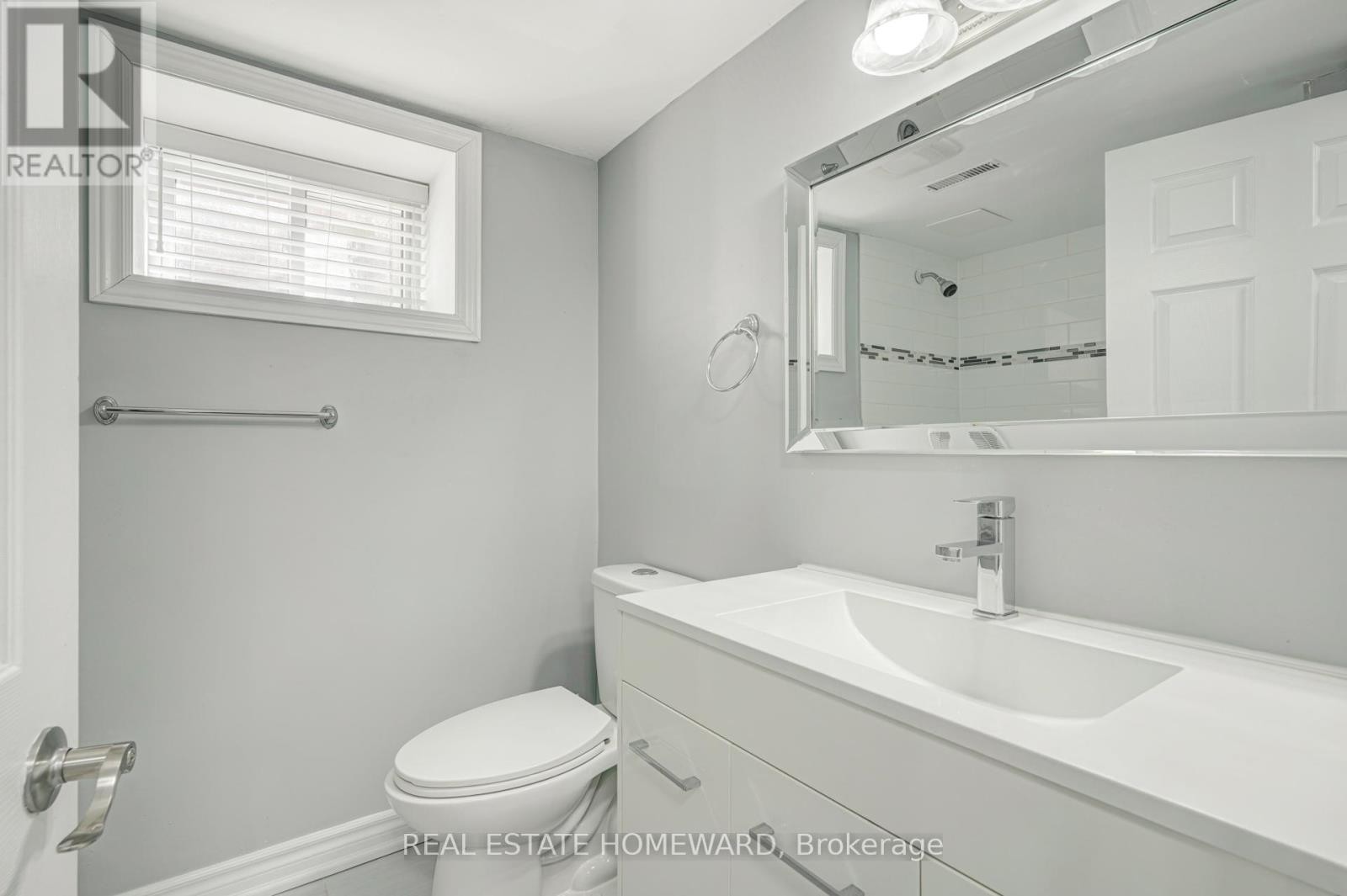 












4 MOORECROFT CRESCENT

,
Toronto (Ionview),




Ontario
M1K3V1

