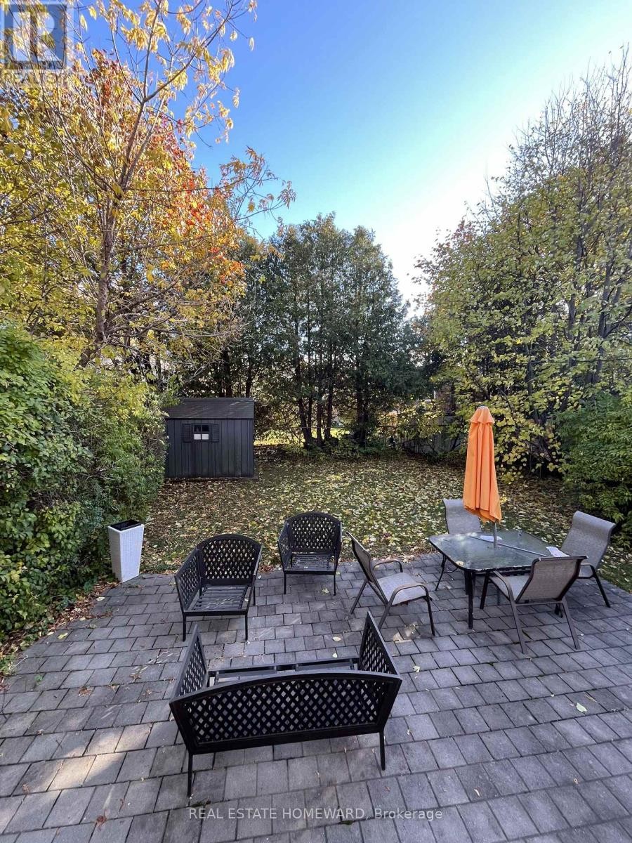 












4 MOORECROFT CRESCENT

,
Toronto (Ionview),




Ontario
M1K3V1

