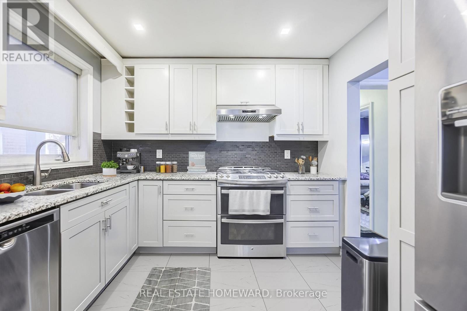 












4 MOORECROFT CRESCENT

,
Toronto (Ionview),




Ontario
M1K3V1


