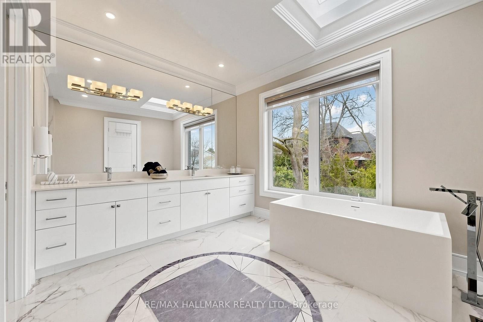 












901 WINGARDEN CRESCENT

,
Pickering (Dunbarton),




Ontario
L1V7C5

