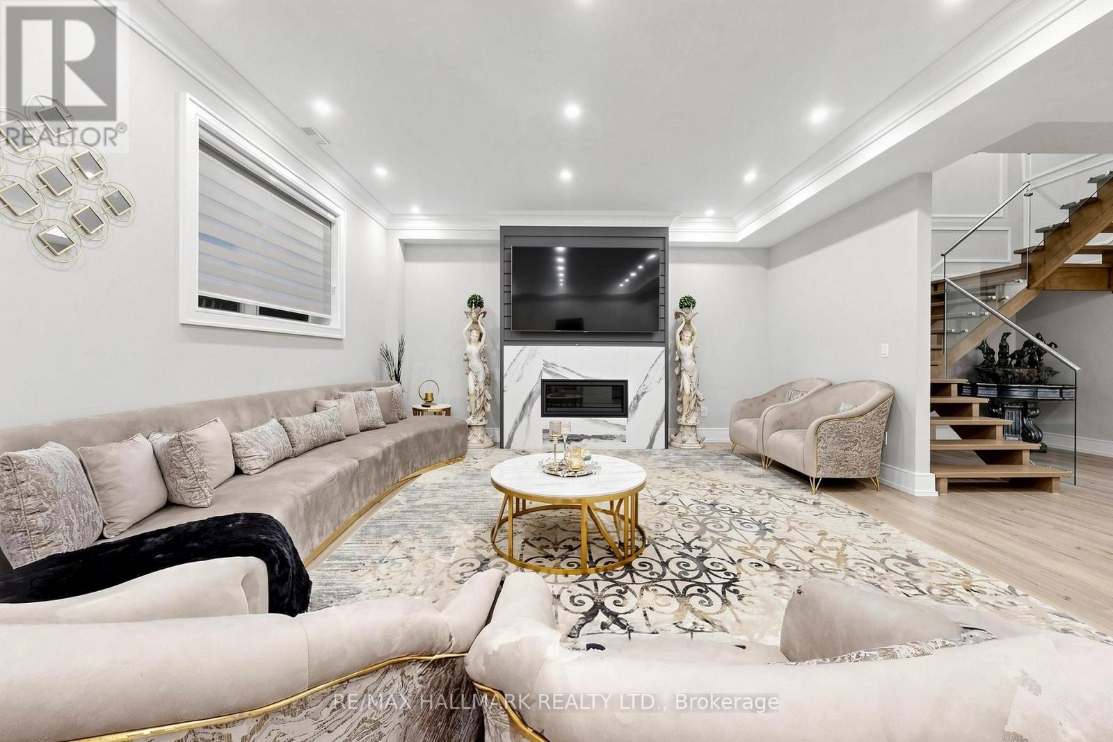 












901 WINGARDEN CRESCENT

,
Pickering (Dunbarton),




Ontario
L1V7C5

