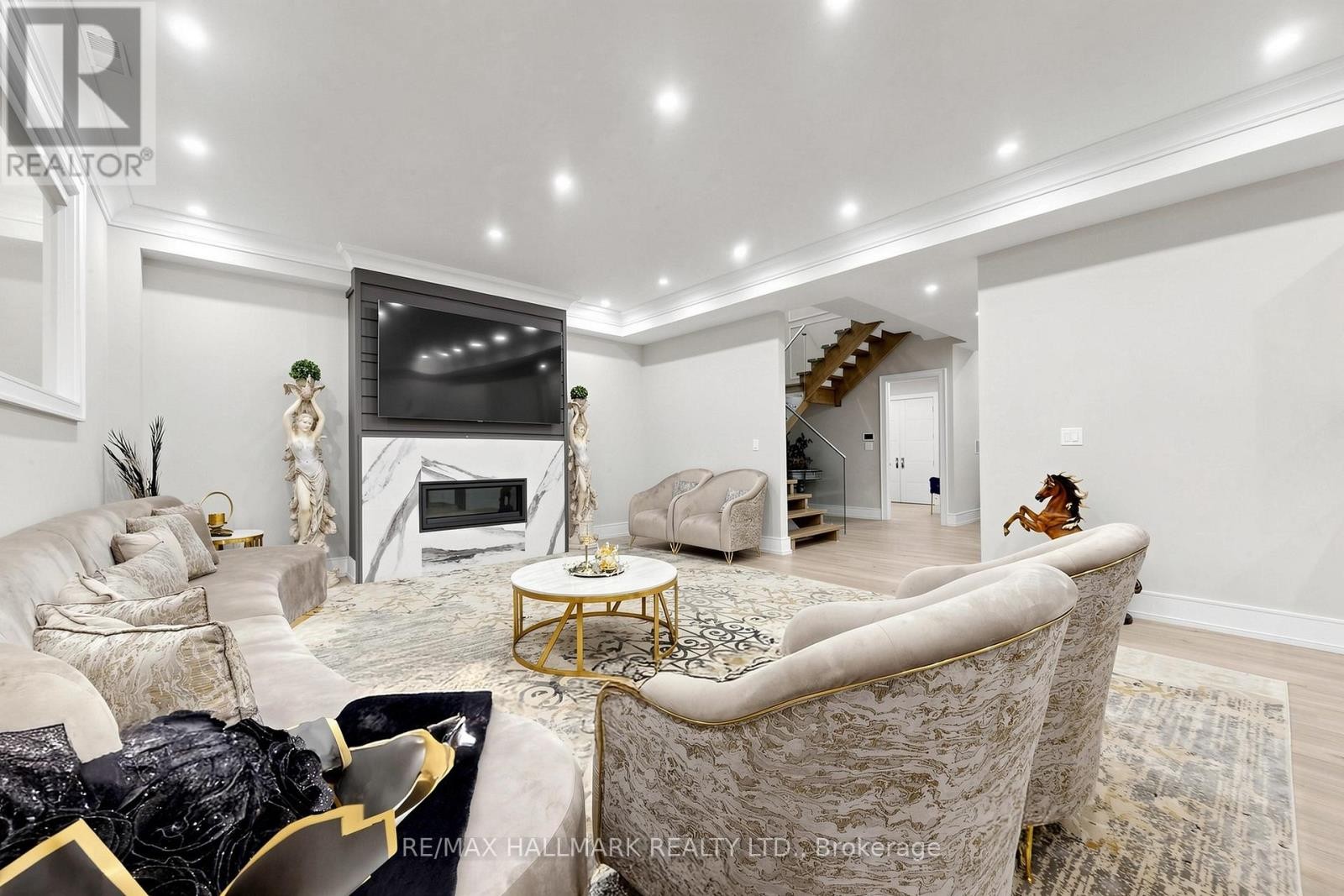 












901 WINGARDEN CRESCENT

,
Pickering (Dunbarton),




Ontario
L1V7C5

