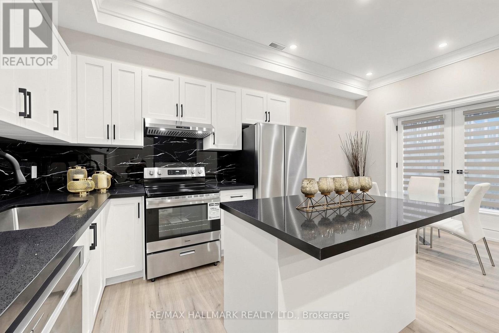 












901 WINGARDEN CRESCENT

,
Pickering (Dunbarton),




Ontario
L1V7C5

