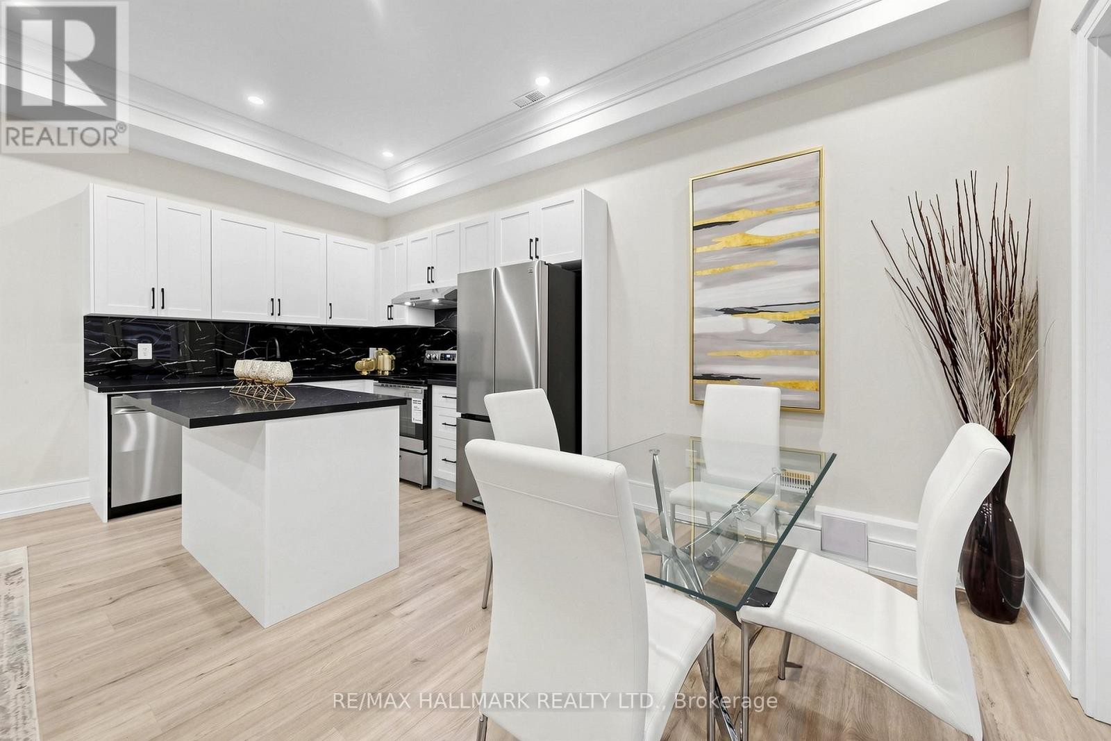 












901 WINGARDEN CRESCENT

,
Pickering (Dunbarton),




Ontario
L1V7C5

