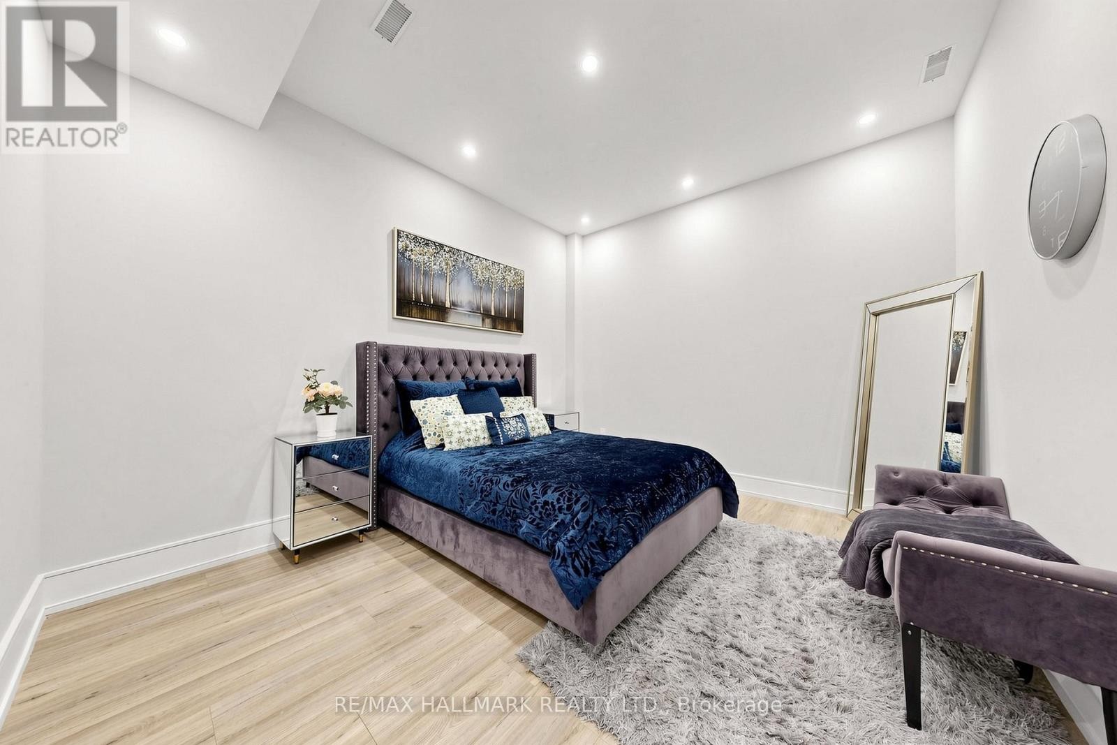 












901 WINGARDEN CRESCENT

,
Pickering (Dunbarton),




Ontario
L1V7C5

