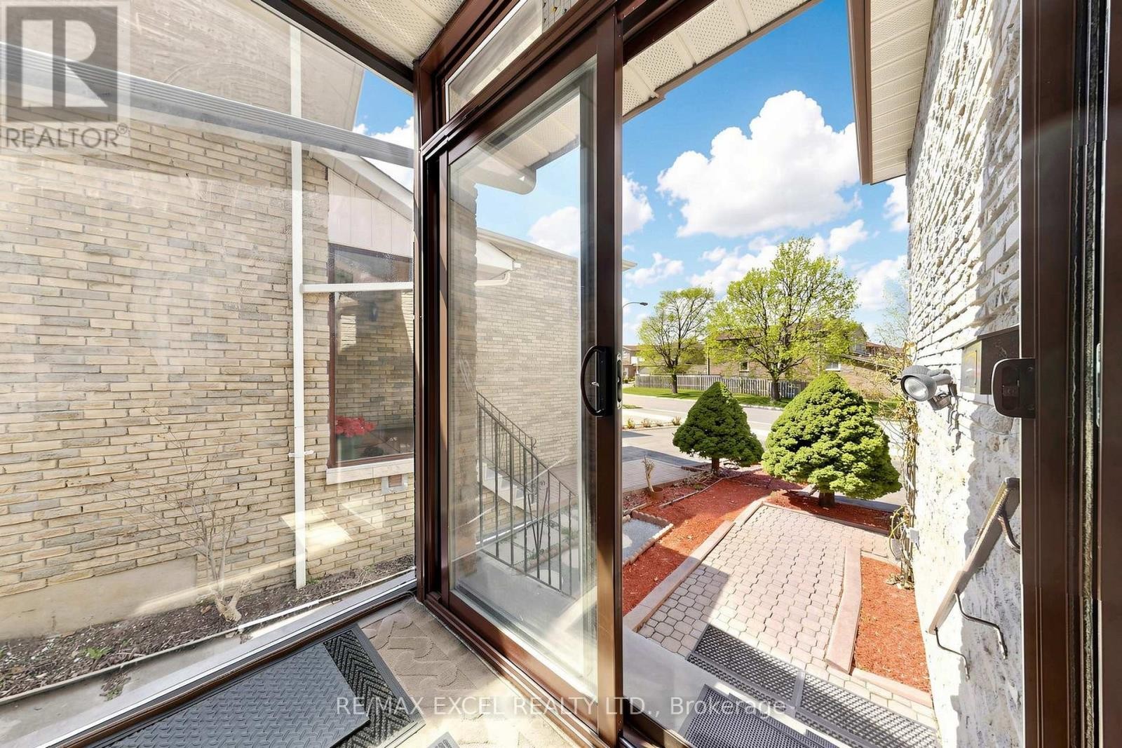












75 BETHANY LEIGH DRIVE

,
Toronto (Agincourt North),




Ontario
M1V2N6


