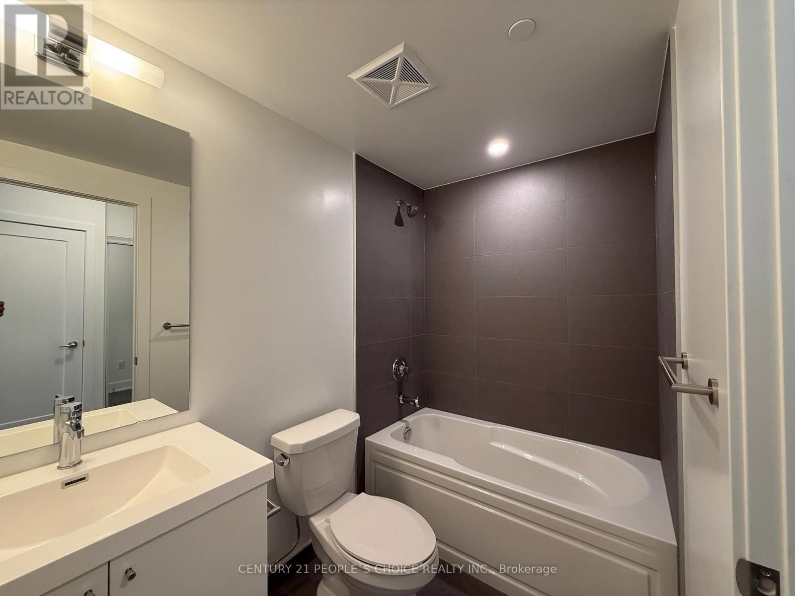 












218 - 2545 SIMCOE STREET N

,
Oshawa (Windfields),




Ontario
L1L0W3


