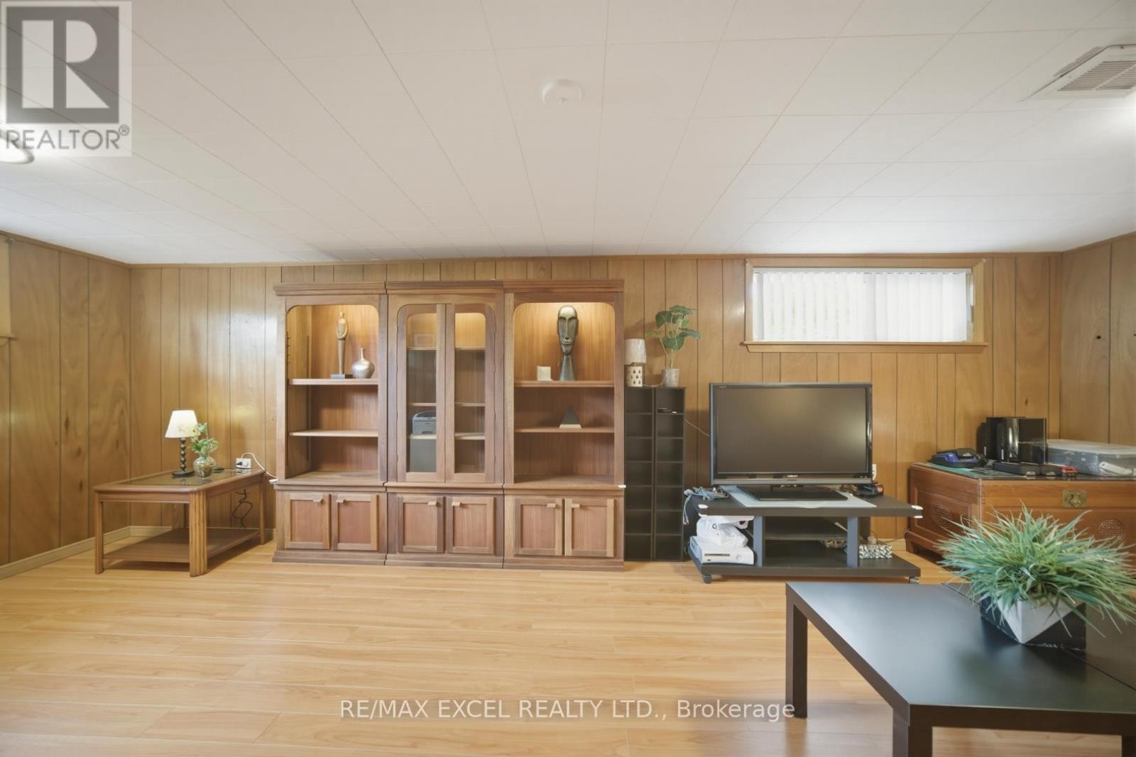 












2 CHARLEMONT CRESCENT

,
Toronto (Tam O'Shanter-Sullivan),




Ontario
M1T1M4

