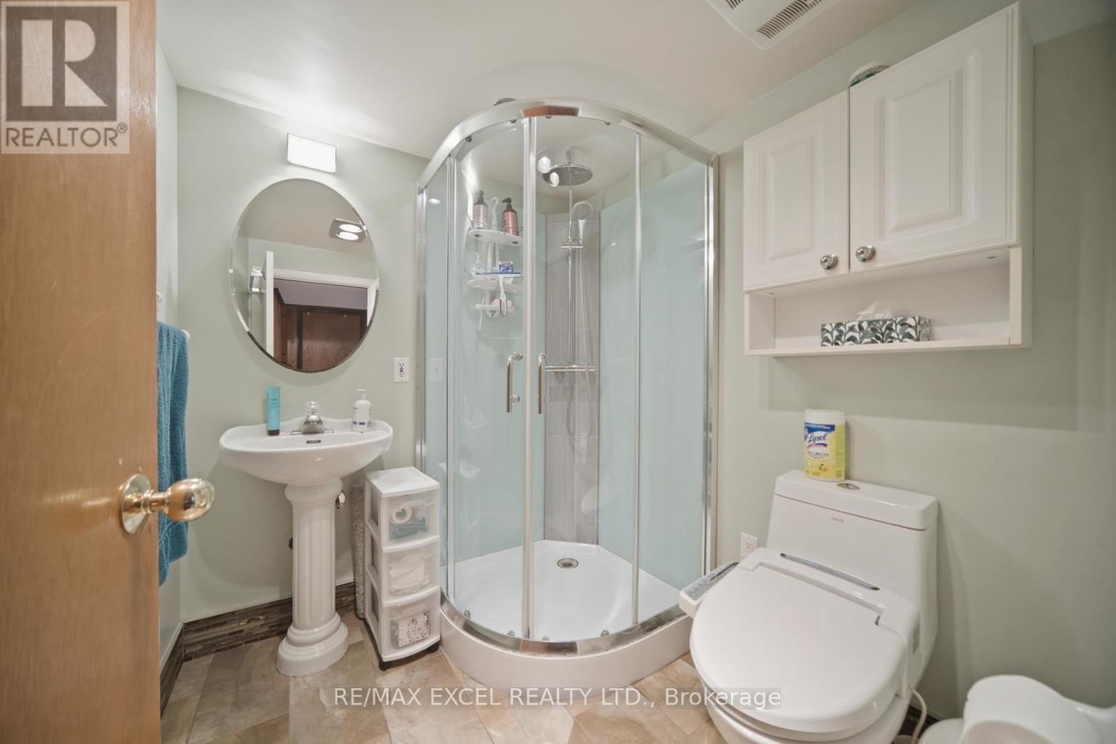 












2 CHARLEMONT CRESCENT

,
Toronto (Tam O'Shanter-Sullivan),




Ontario
M1T1M4

