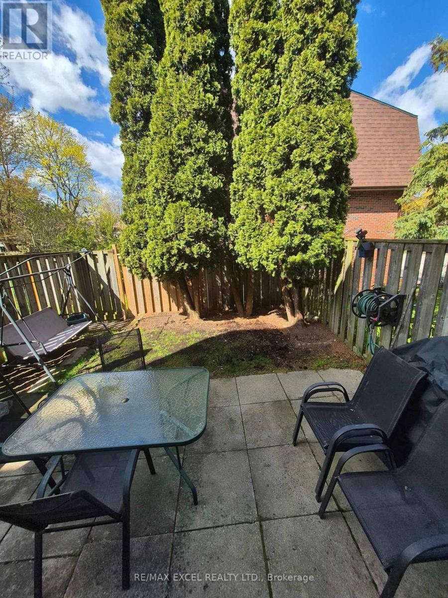 












106 - 4662 KINGSTON ROAD

,
Toronto (West Hill),




Ontario
M1E4Y7

