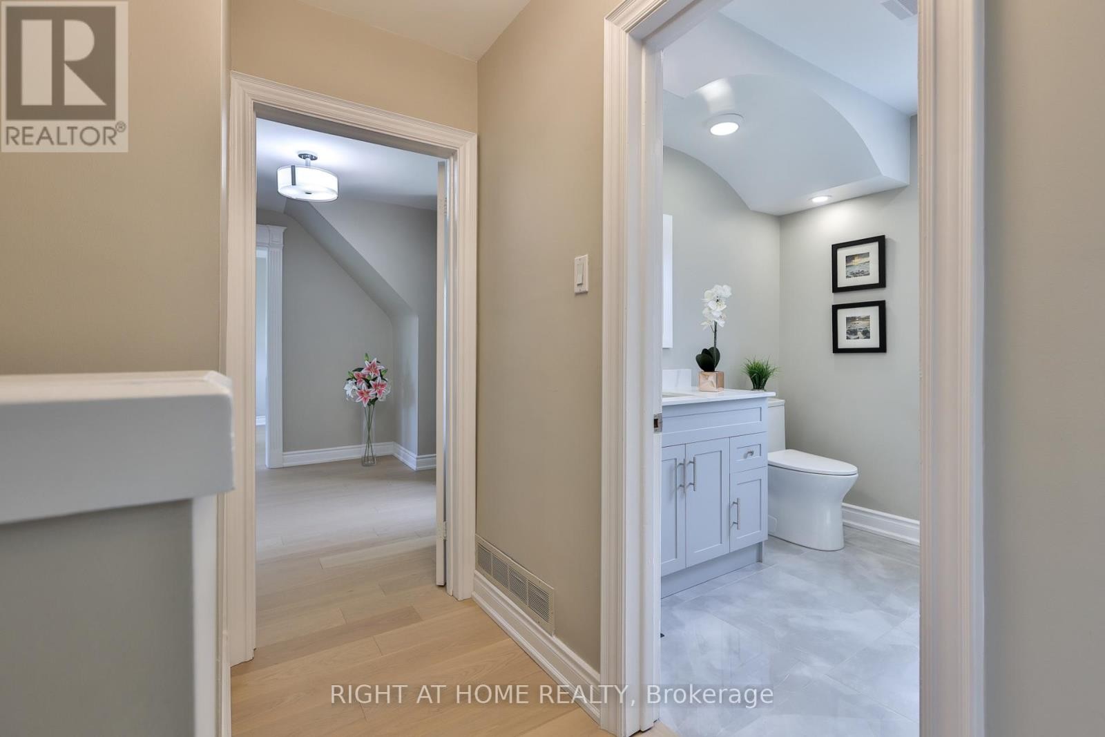 












60 ARAGON AVENUE

,
Toronto (Tam O'Shanter-Sullivan),




Ontario
M1T1X9

