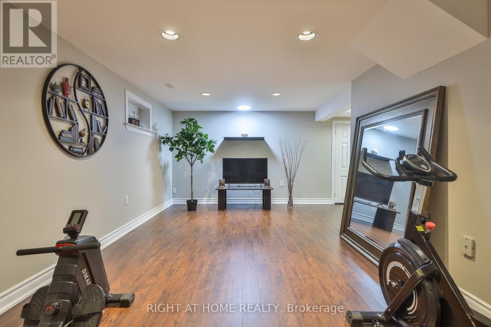 












60 ARAGON AVENUE

,
Toronto (Tam O'Shanter-Sullivan),




Ontario
M1T1X9

