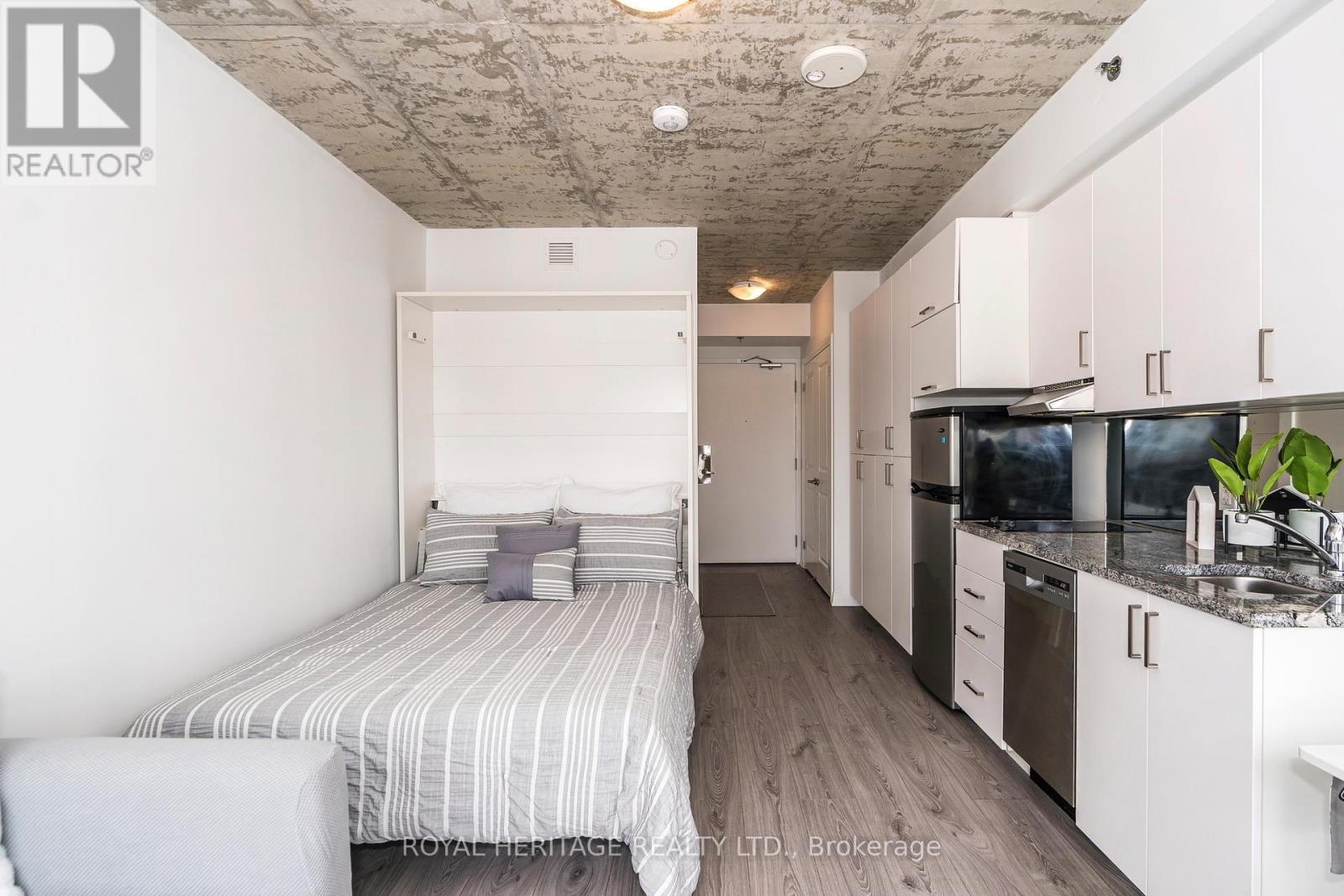 












614 - 1900 SIMCOE STREET N

,
Oshawa (Samac),




Ontario
L1G4Y3

